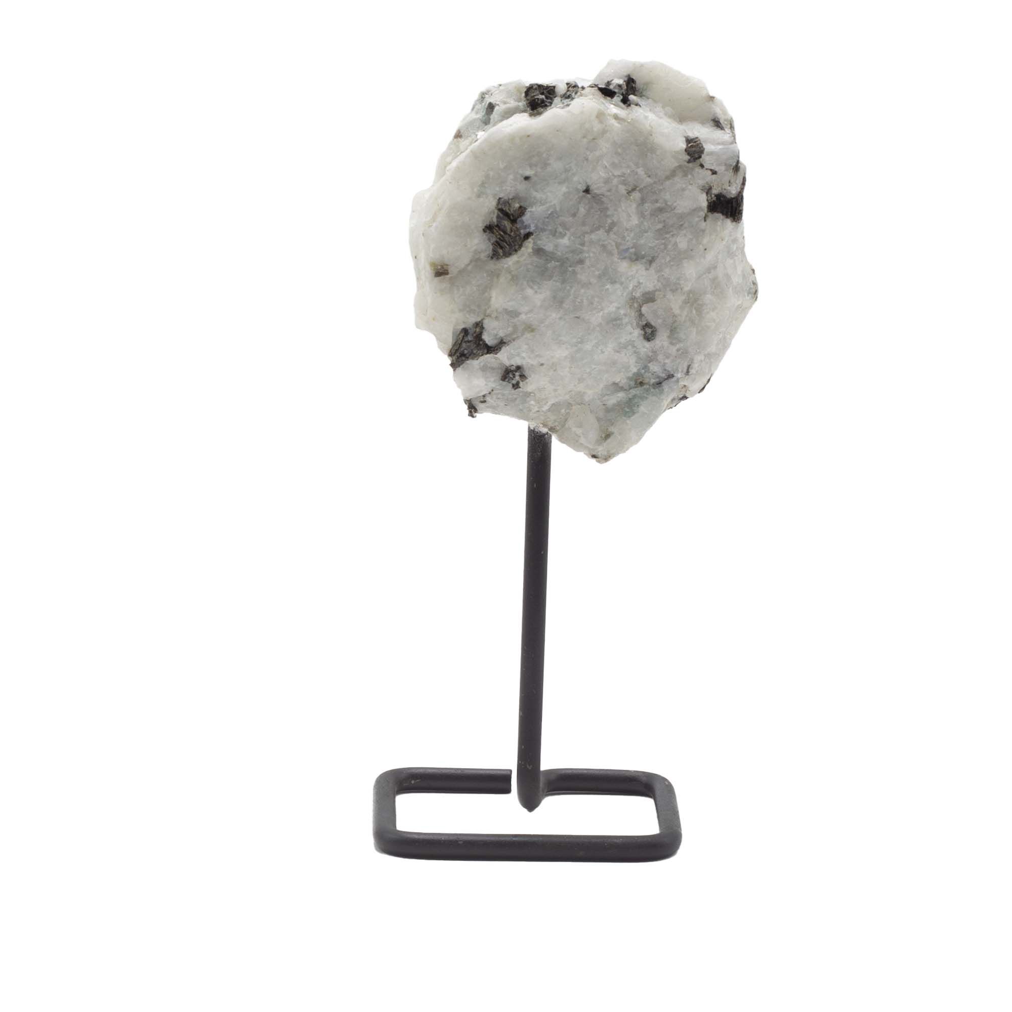 Muestra mineral en soporte metálico – Piedra lunar arcoíris
