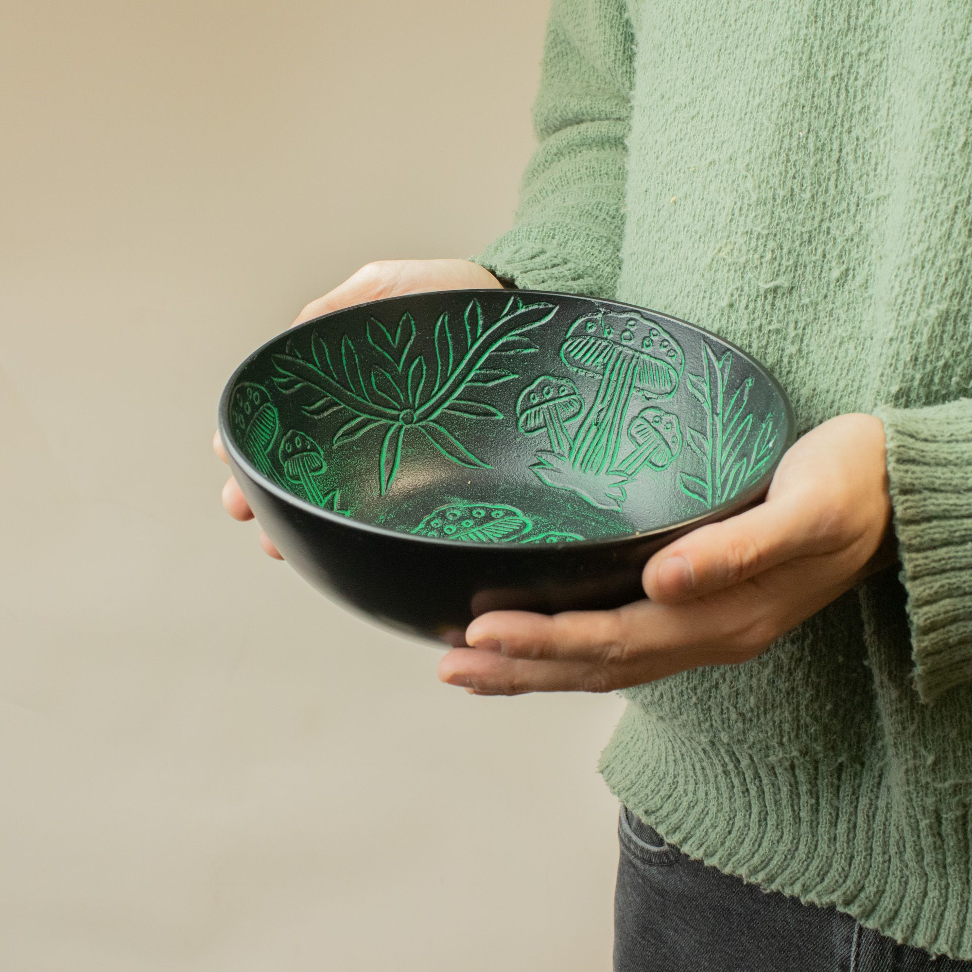 Cuenco tibetano de aluminio - hongo mágico - verde (20cm) - Imagen 2