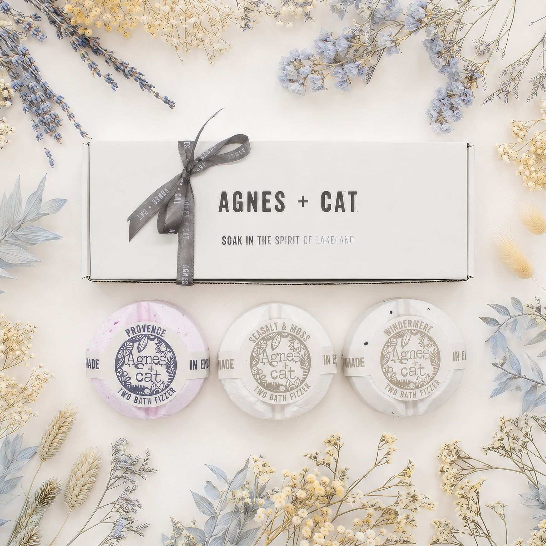 Conjunto regalo de bombas de baño efervescentes con fragancia distintiva de Agnes + Cat - Imagen 3