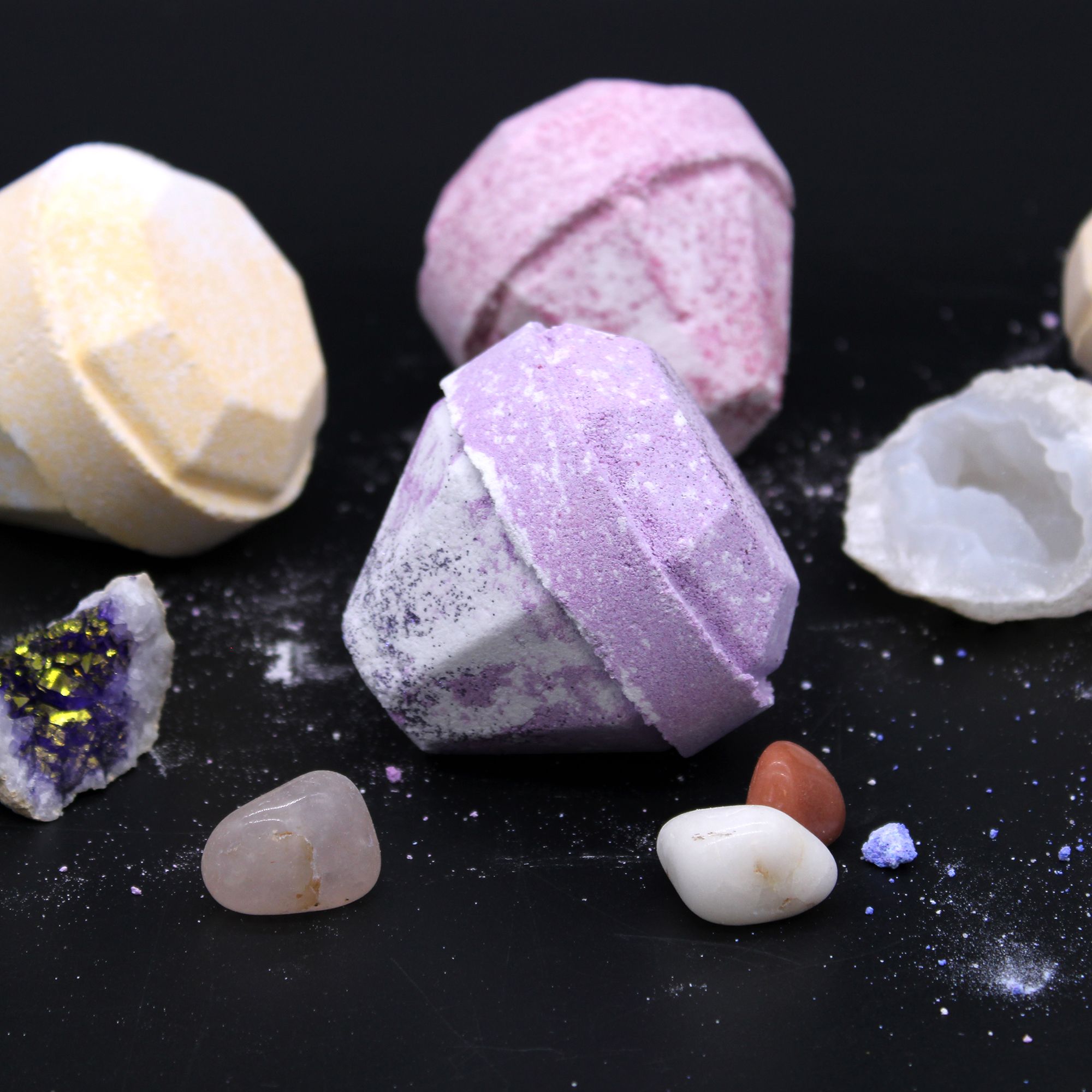 Bomba de Baño de Piedras Preciosas - Blanca y Dorada - Imagen 5