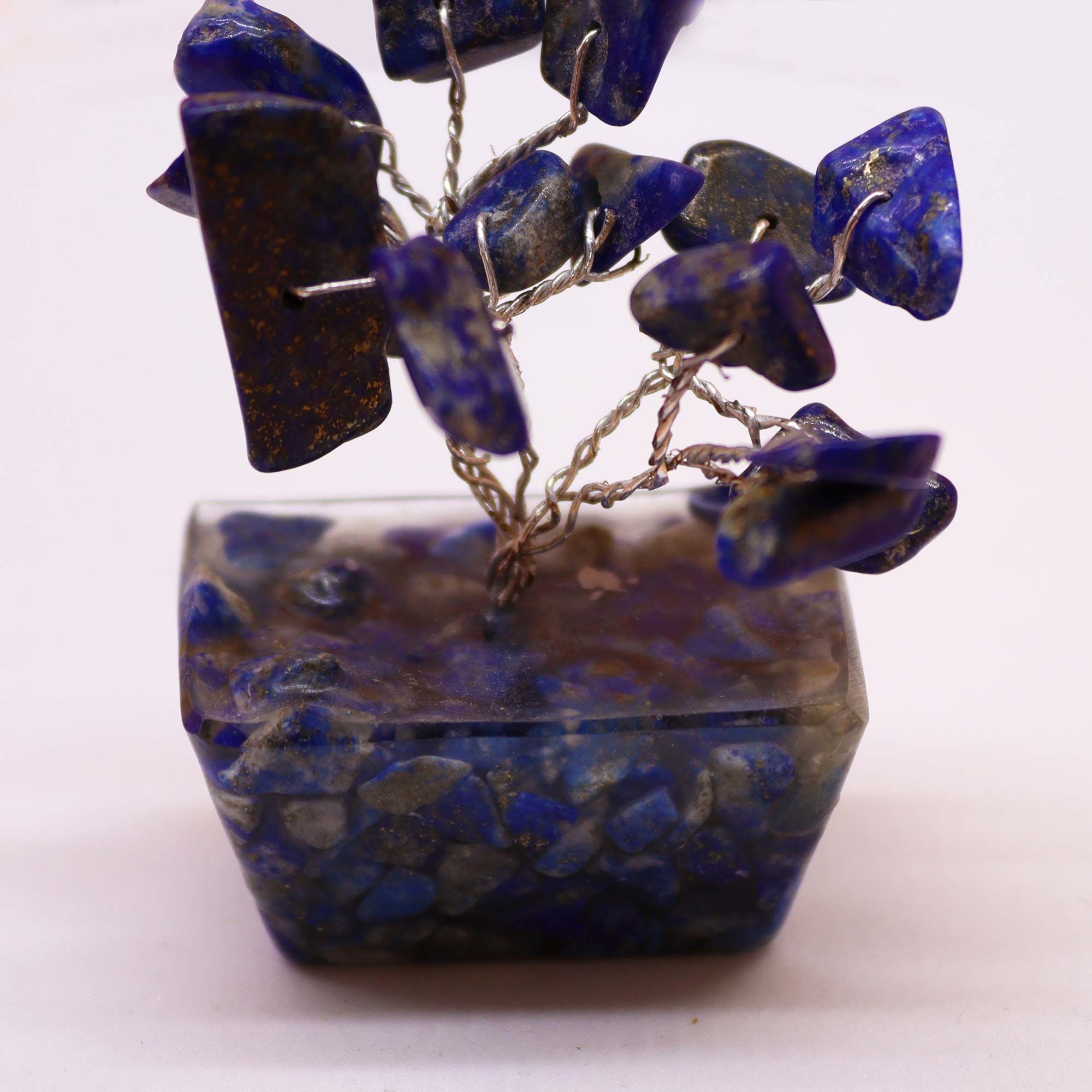 Mini árbol de piedras preciosas sobre base de orgonita - Sodalita (15 piedras) - Imagen 5