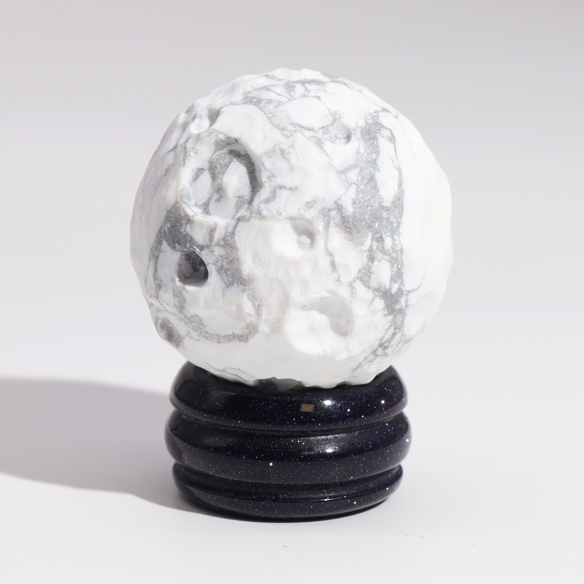 1x Planeta Howlite Blanco con Soporte Solar (LUA) - 40mm - Imagen 2