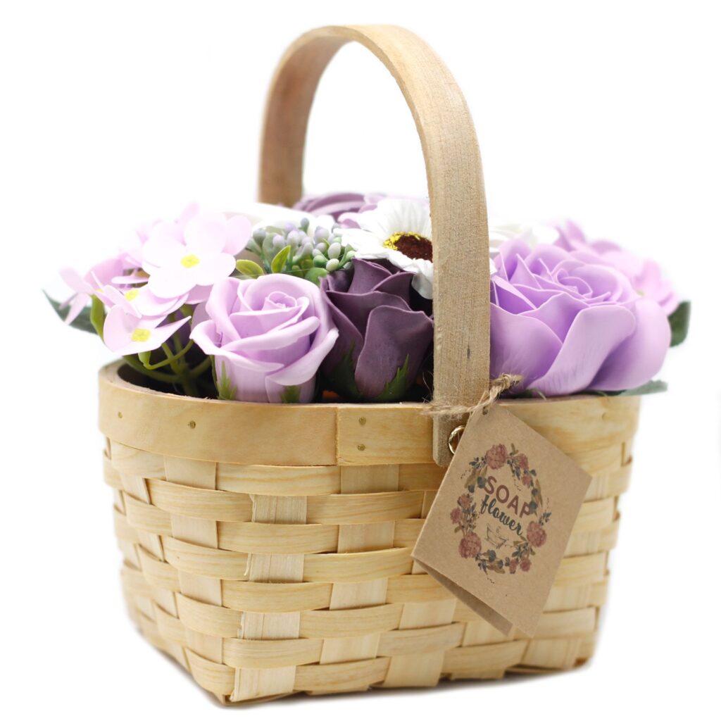 Ramo en cesta de mimbre – lilas gran