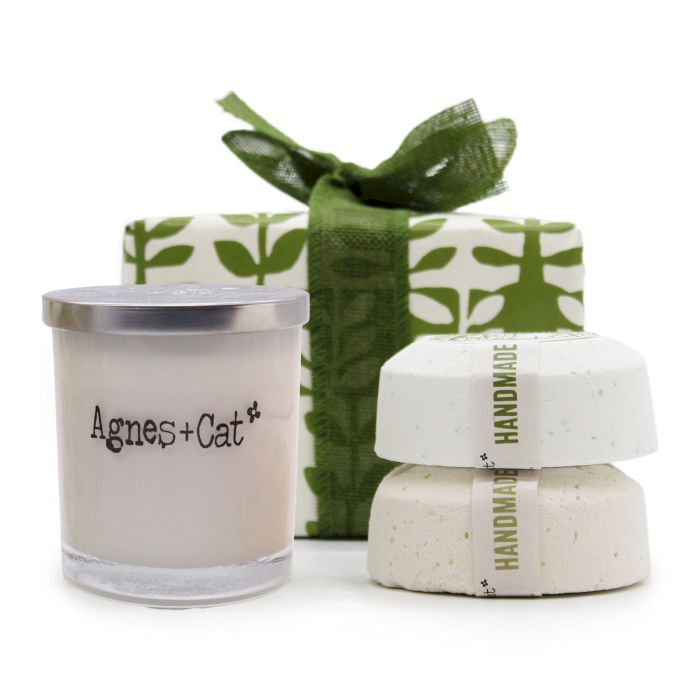 Set de Regalo: Bomba de baño de Higo blanco & Arándano silvestre + Vela de Ruibarbo - Imagen 2
