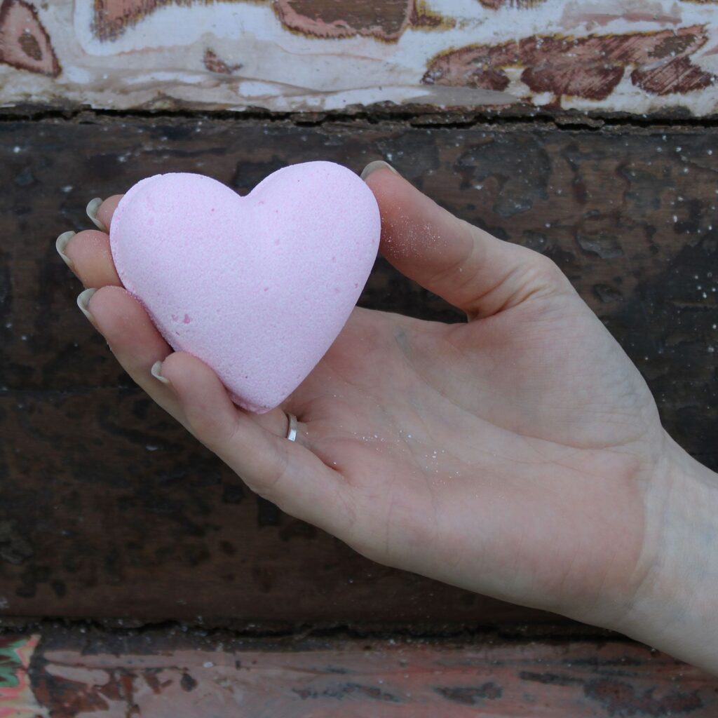 Bomba de baño de corazón 70 g - Chicle
