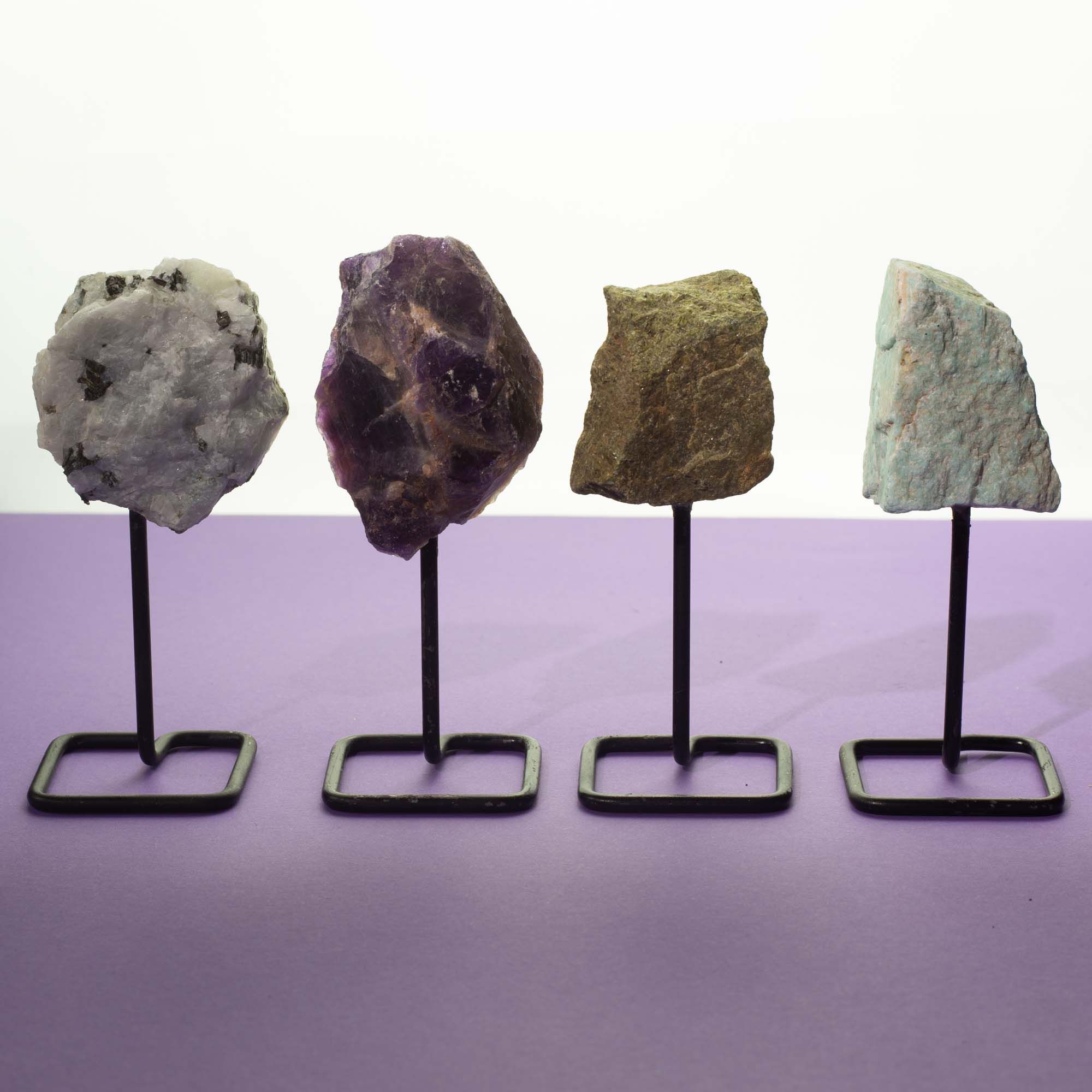 Muestra de mineral en soporte metálico - amazonita - Imagen 5