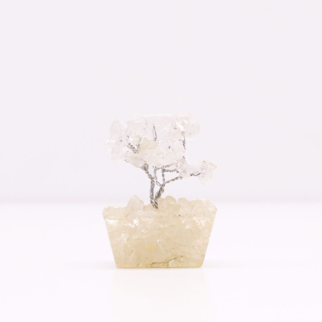 Mini árbol de piedras preciosas sobre base de orgonita – Cuarzo de roca (15 piedras)