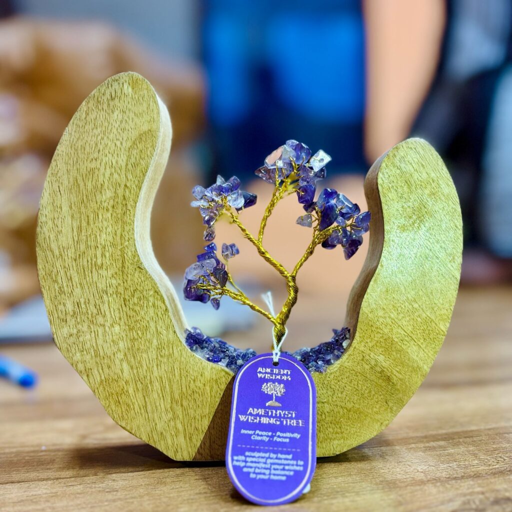 Jardín del Árbol de Piedras Preciosas – Anillo Abierto de Madera de Mango – Amatista – 60 chipstones