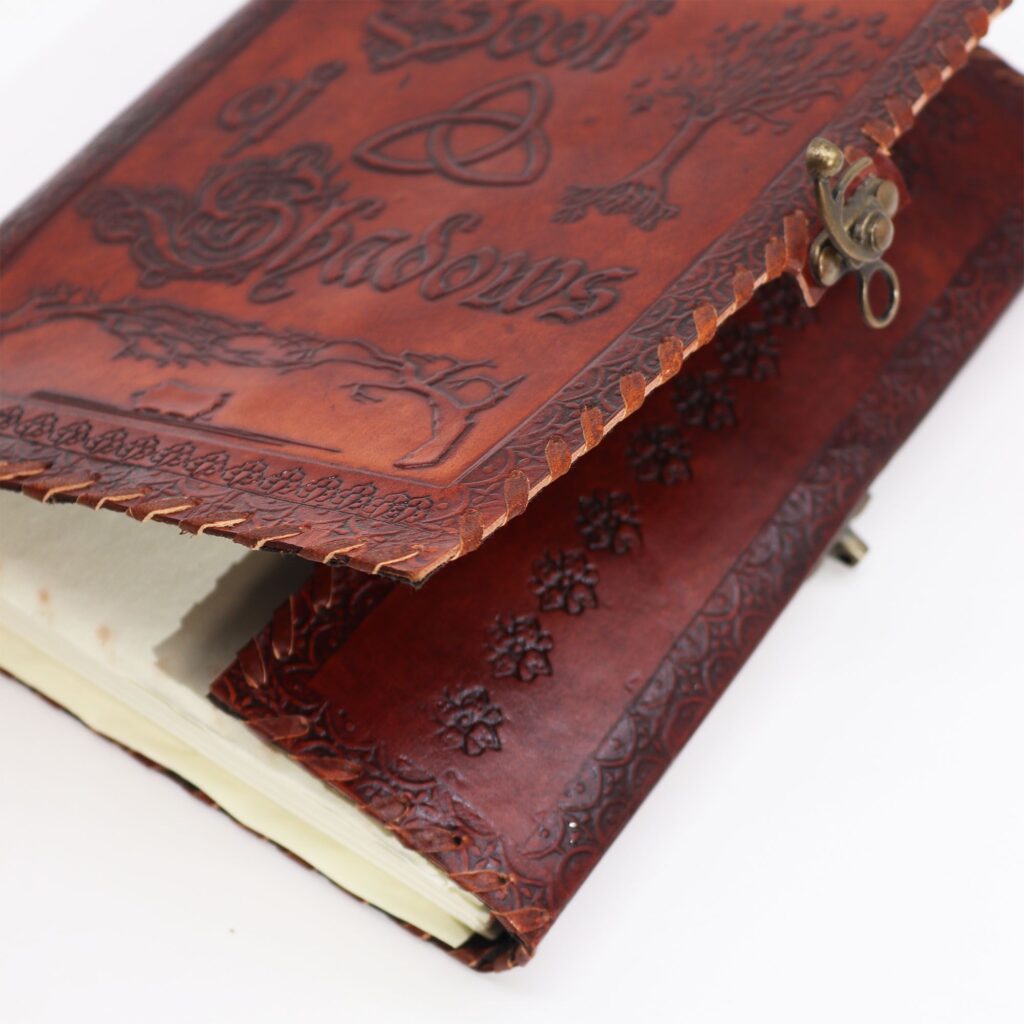 Cuaderno Grande de las Sombras – Marrón con Bordes Desgastados