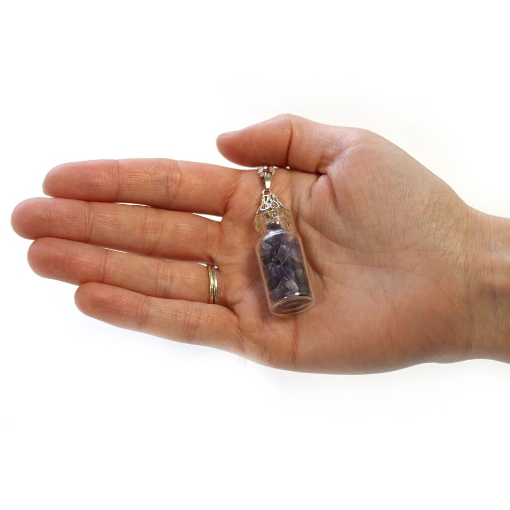 Collar de Piedras Preciosas Embotelladas – Amatista