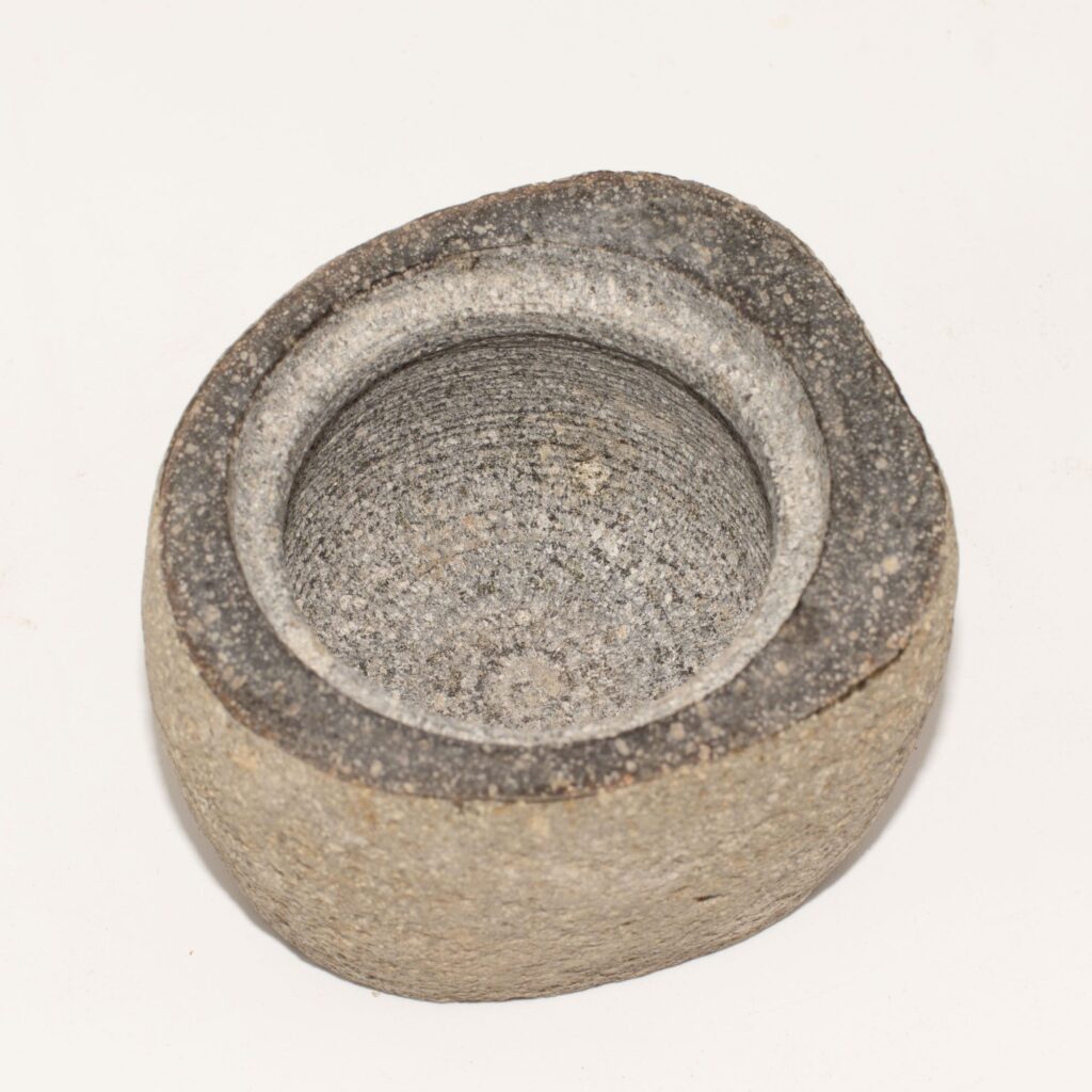 Maceta de piedra de río natural para enraizamiento – Pequeña (aprox 9x7cm)