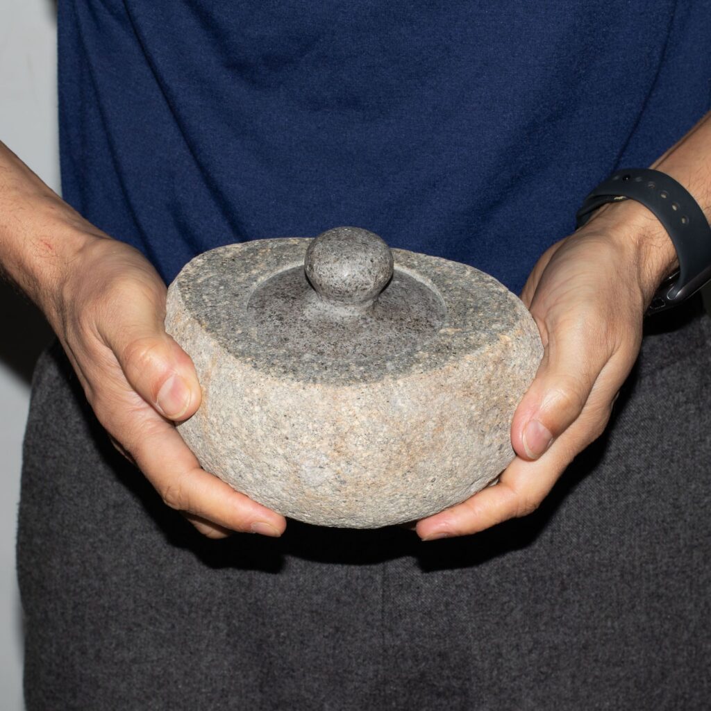 Maceta de piedra de río natural para enraizamiento – Grande (aprox 15x12cm)