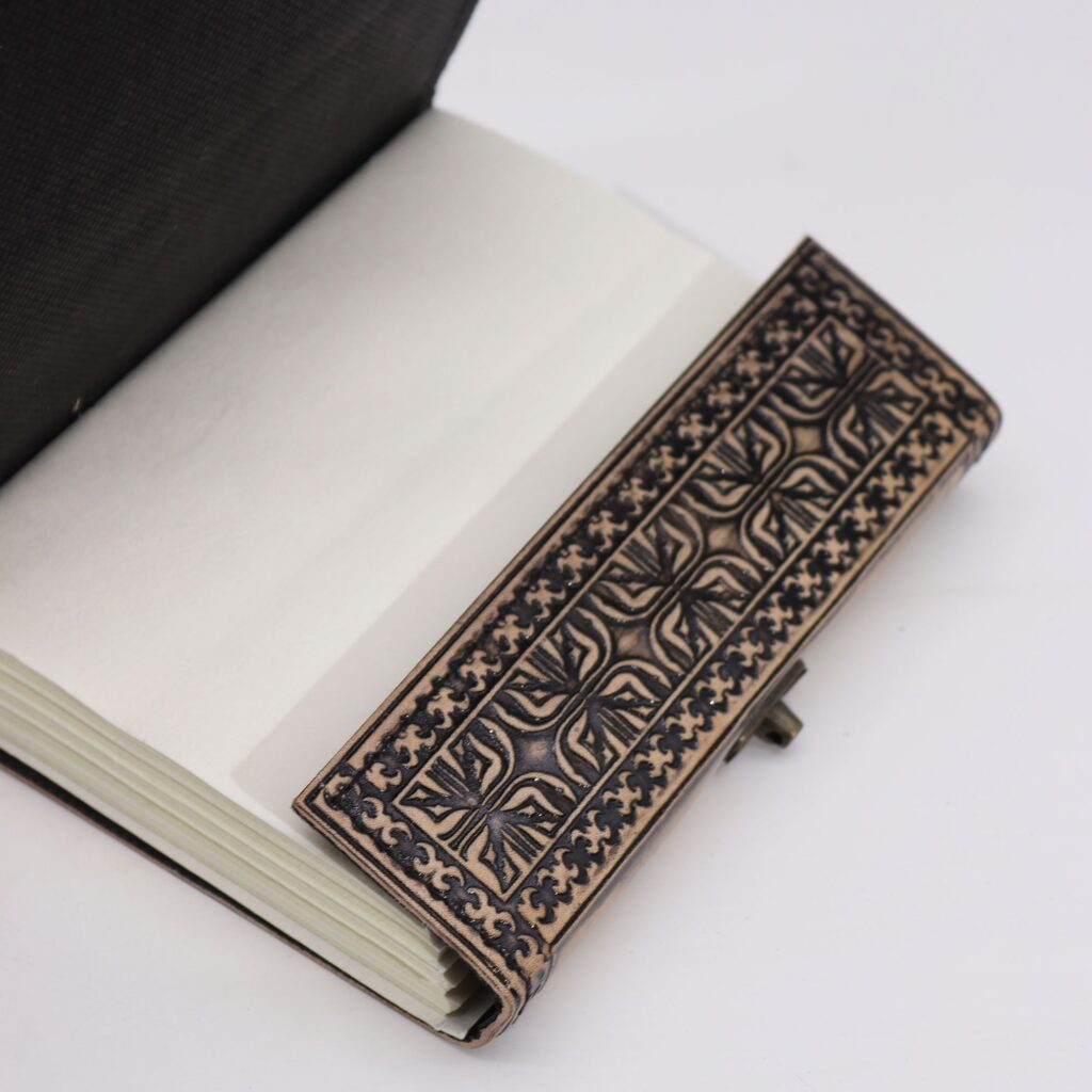 Cuaderno Esotérico Buda – Vintage con Borde de Costura