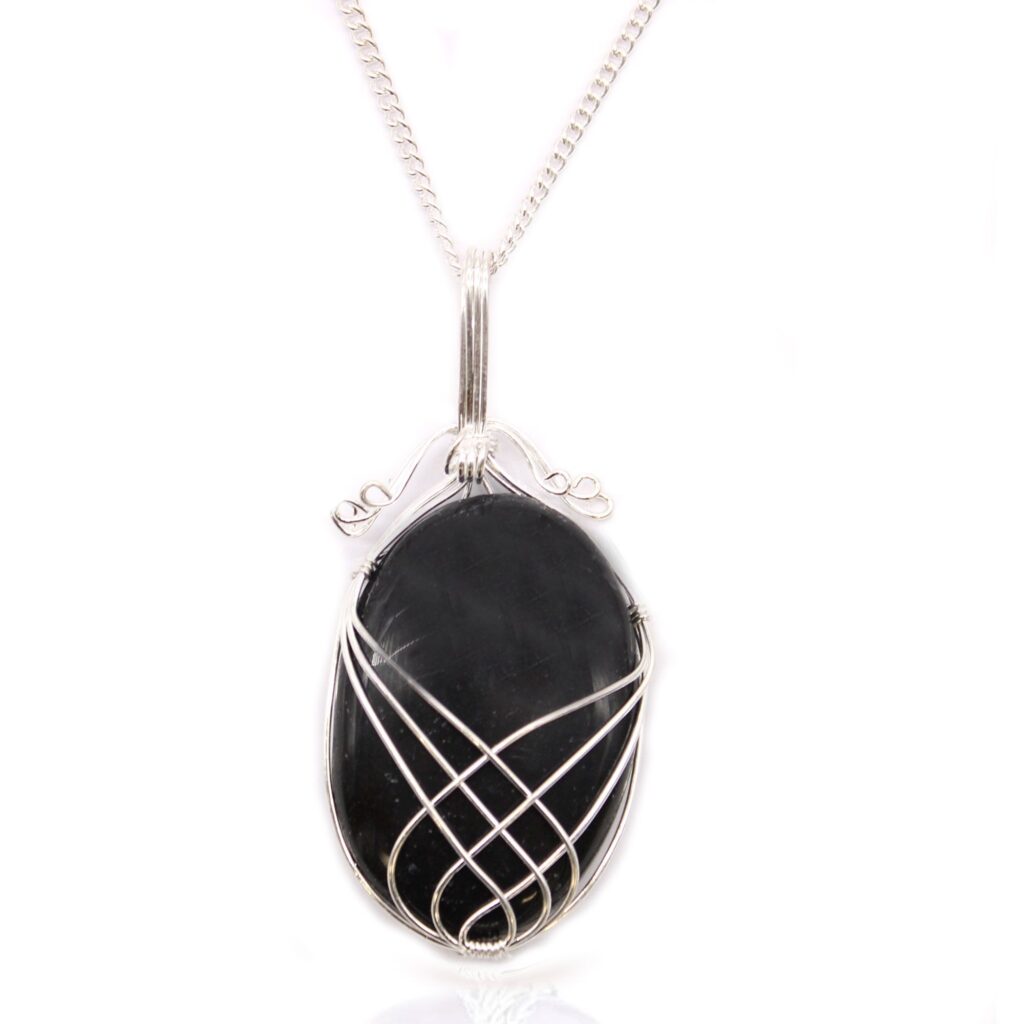 Collar de Piedras Preciosas Envueltas en Cascada – Ónix Negro en bruto