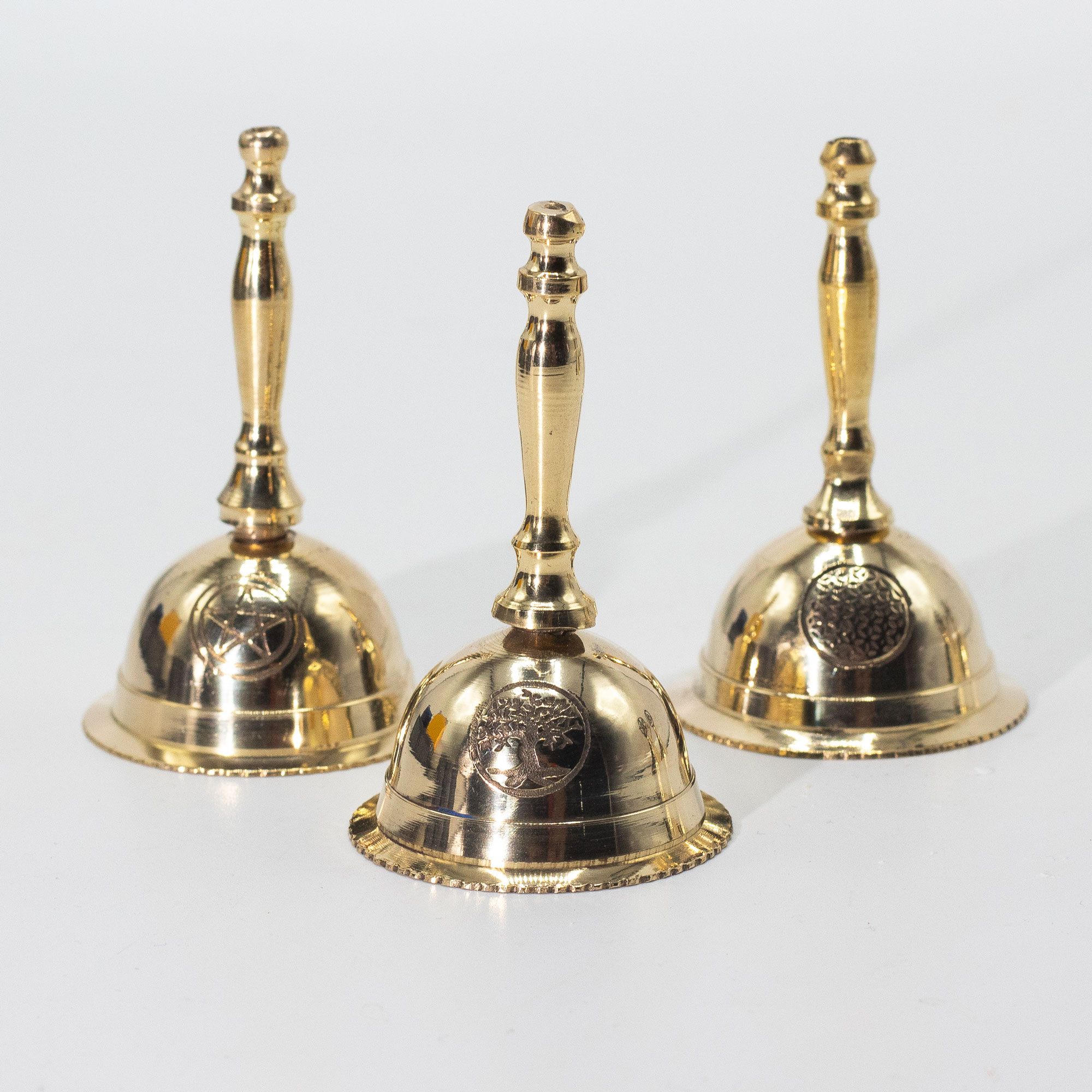 Pequeña campana de latón para altar – Flor de la Vida