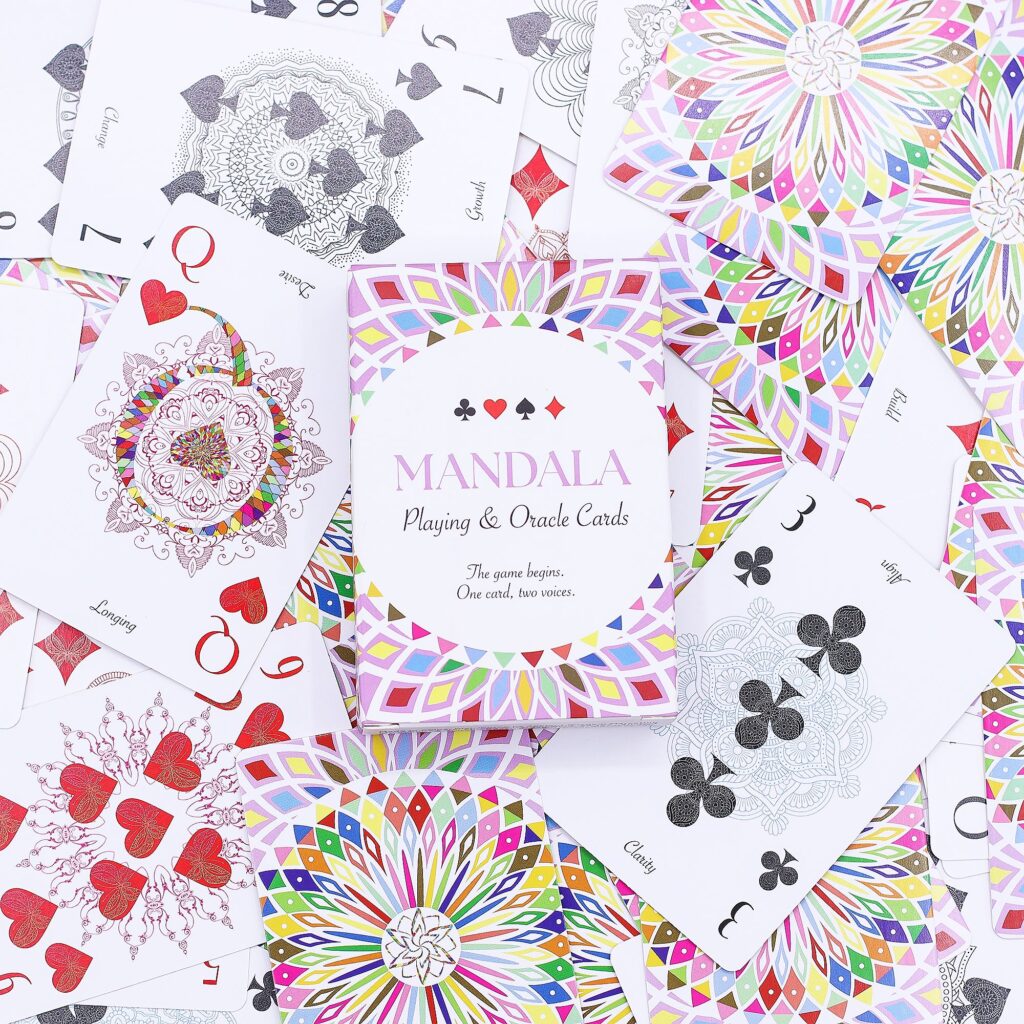 Mandala para jugar y Cartas de Oráculo – Simetría caleidoscópica