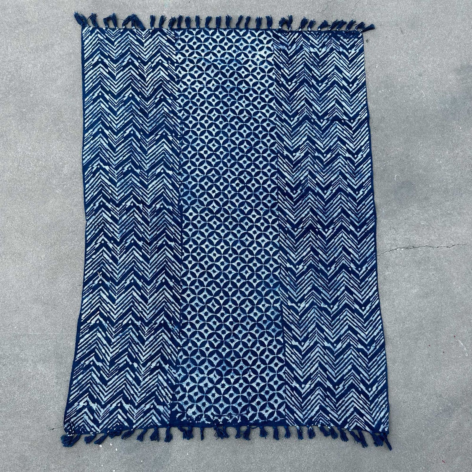 Manta índigo hecha a mano - 170x120cm - Namoona Waves - Imagen 2