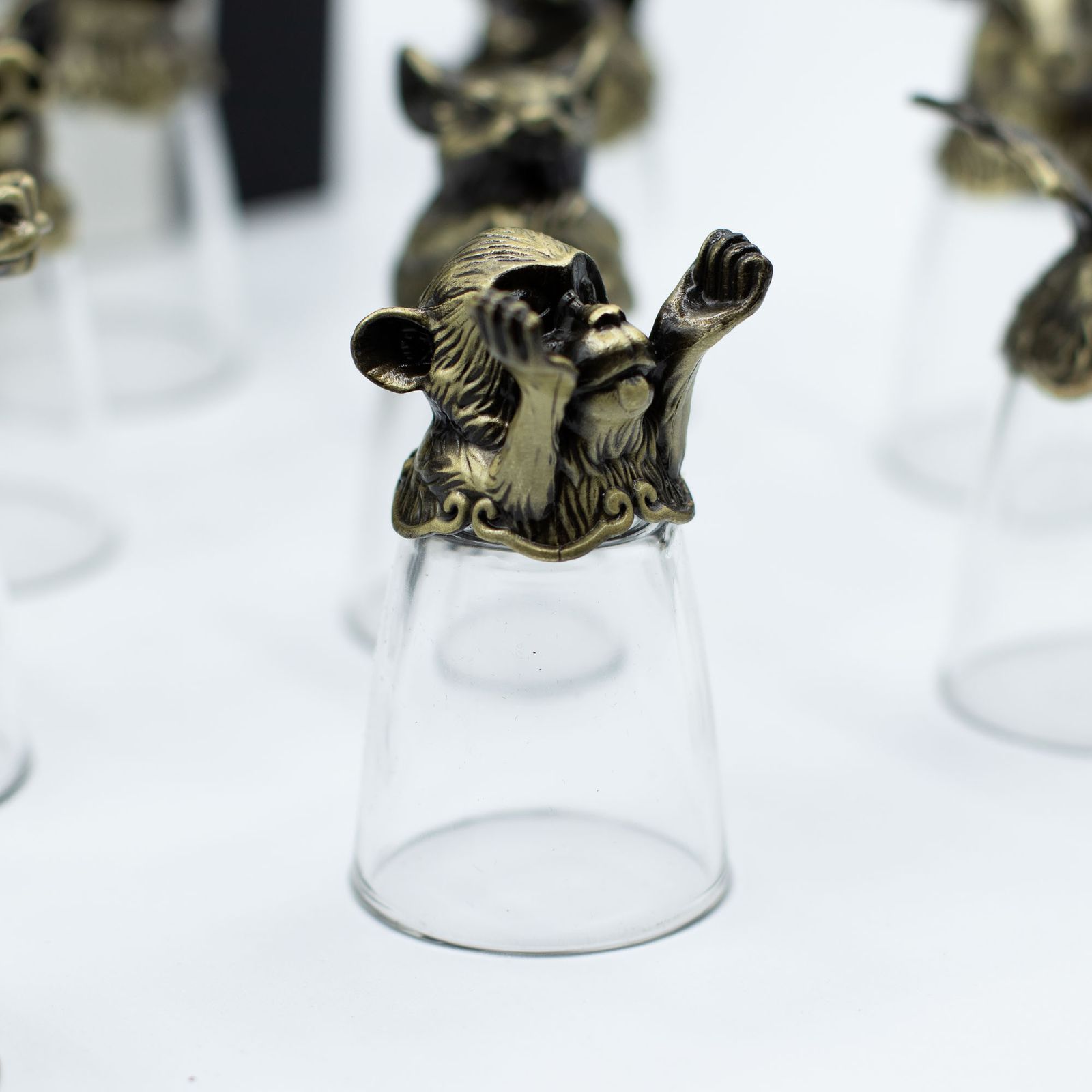 Vasos de chupito Bottom Up (25ml) - Bosque y Criaturas Místicas - Bronce Antiguo - Imagen 4