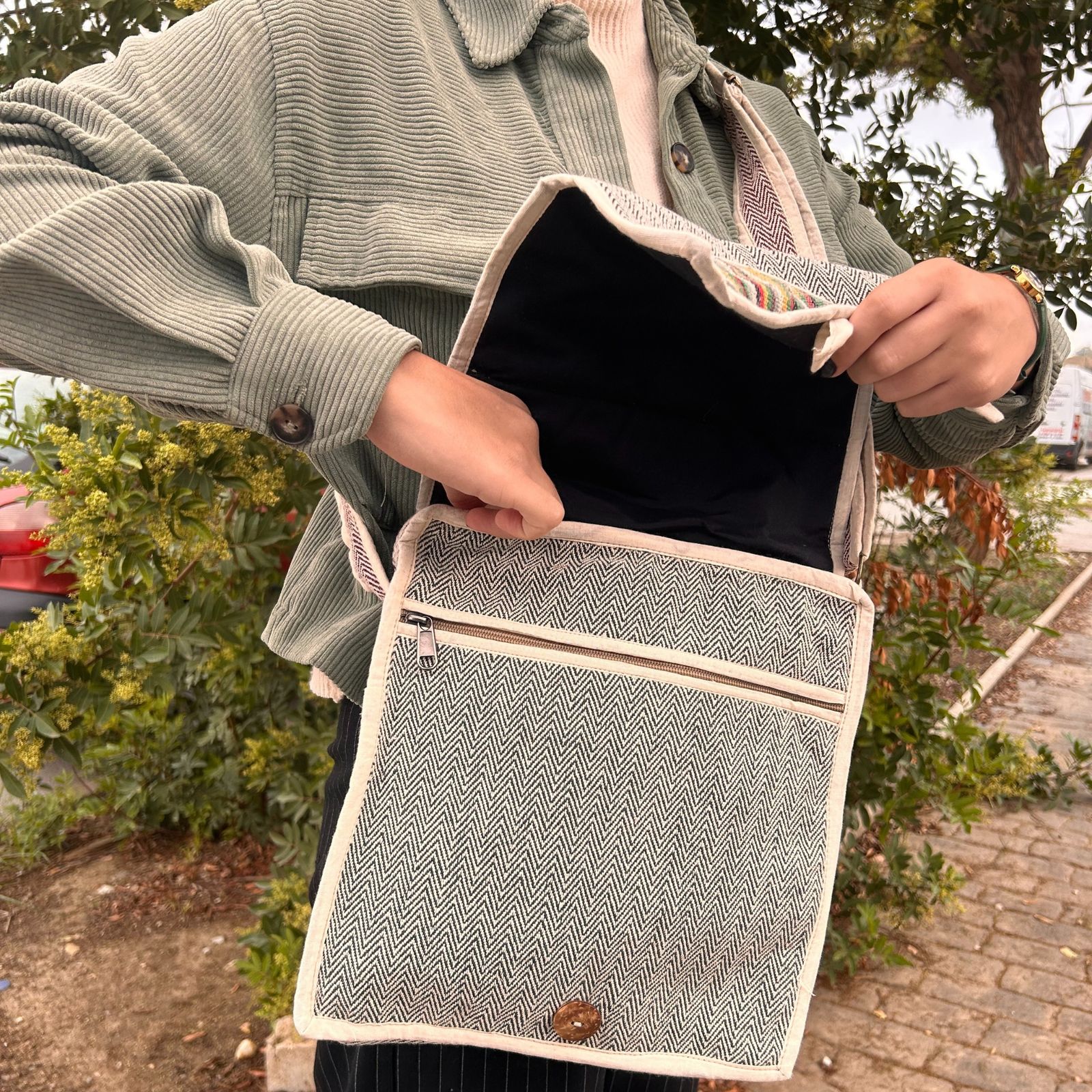 Bolso Mensajero de Cáñamo para Laptop - Curvas - Imagen 2