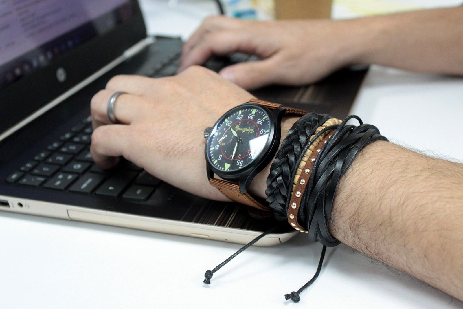 Pulsera de Hombre - Metal Y Cuero (color aleatorio) - Imagen 10