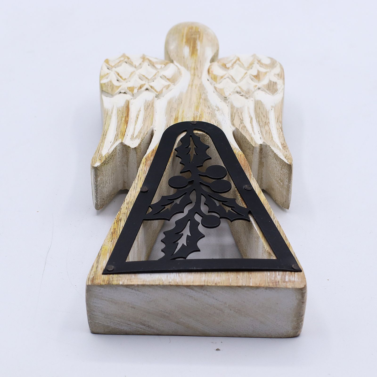 Ángel de madera de mango - acabado lavado blanco con recorte decorativo de hierro - Imagen 6