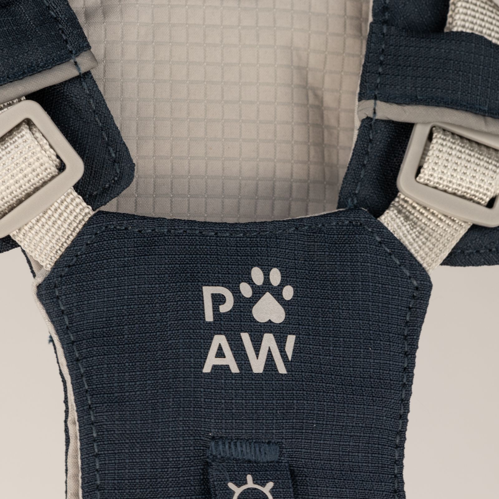 PAW - XS (2-4 kg) Arnés de paso para perros Guardian con malla reflectante - Rock Grey - Black Obsidian Charm - Imagen 10