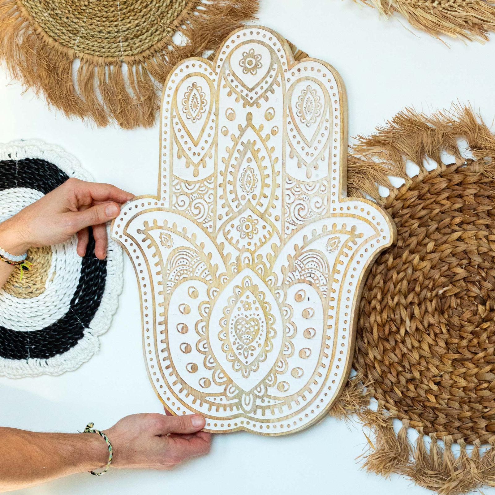 Placa de pared Mano de Hamsa en madera de Mango - Blanco - Imagen 4