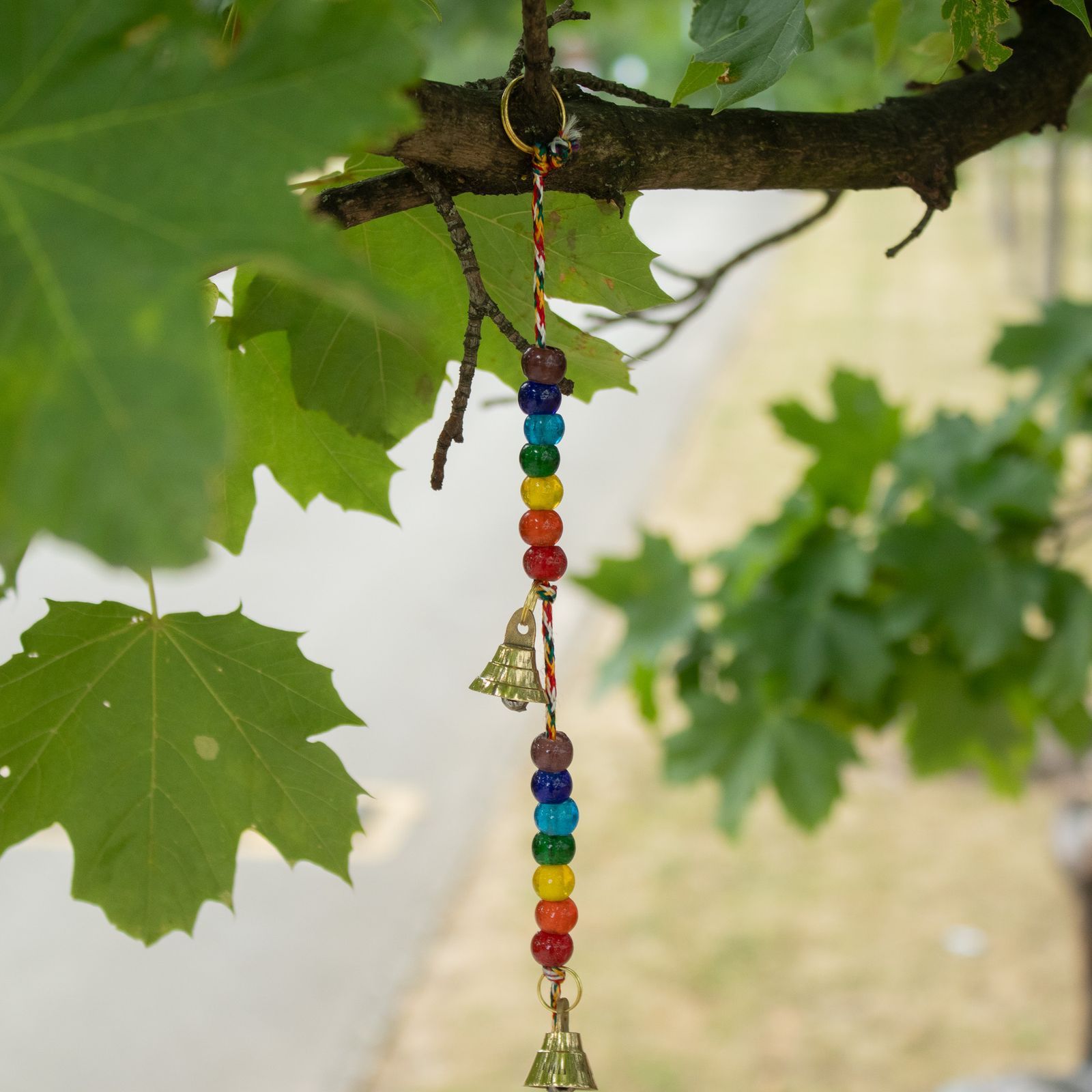 Campanas Indias - OM de latón con cuentas de chakra Campanas de cuerda - 53cm - Imagen 5
