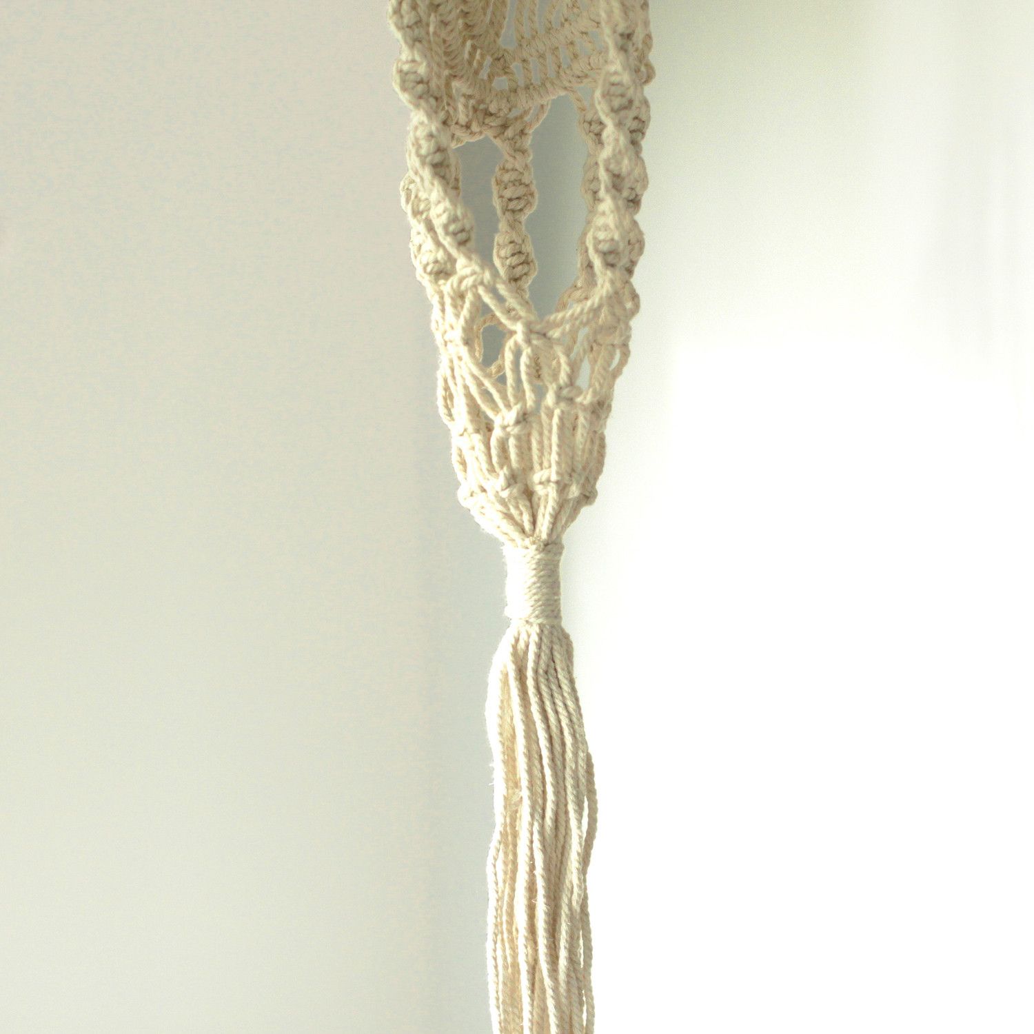 Macetero de Macrame - Largo con Aro de Ratán - Imagen 3