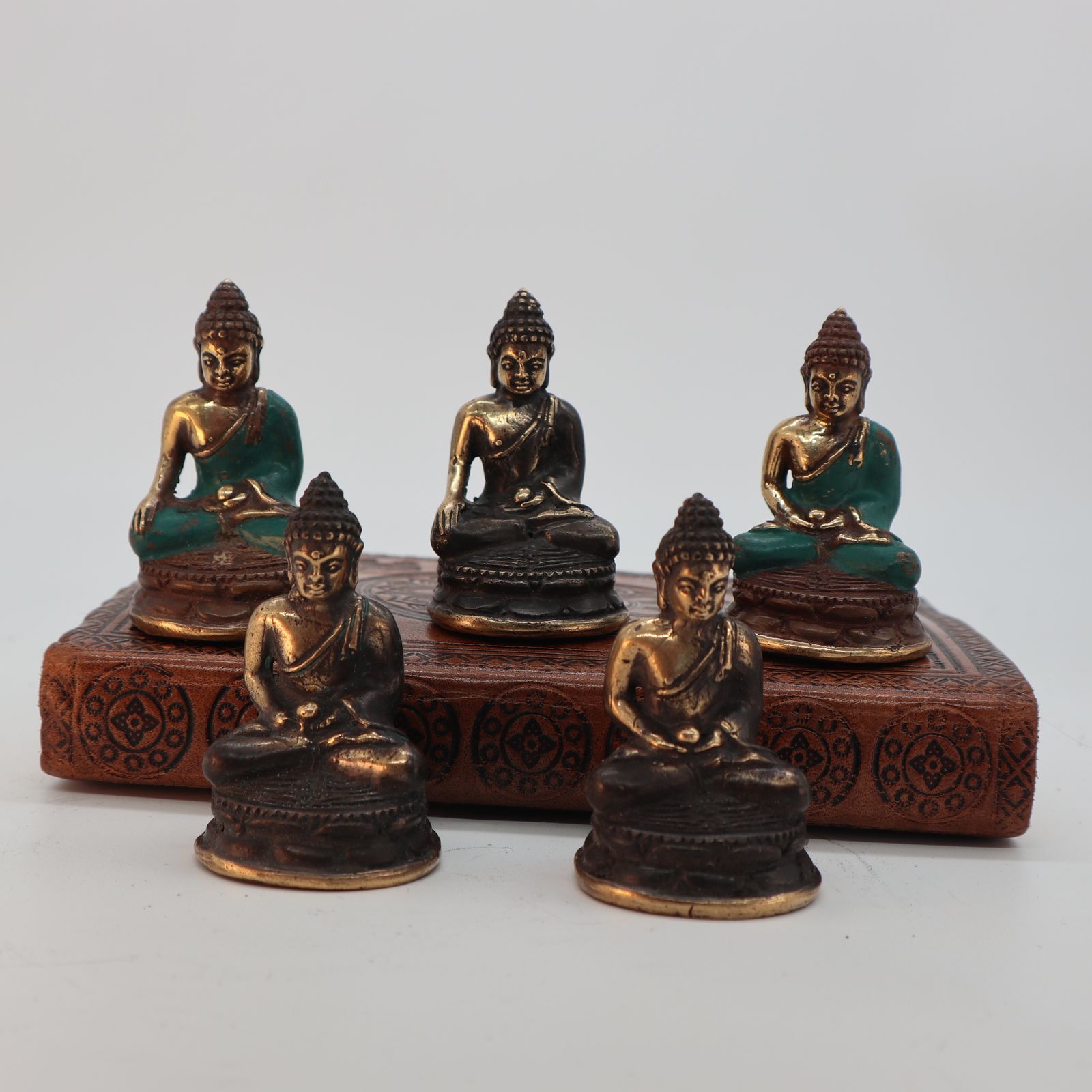 Mini Buda sentado meditando - Imagen 2