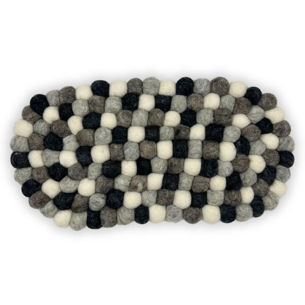 Tapete central ovalado de bolas de fieltro - 38 x 18 cm, color gris multicolor