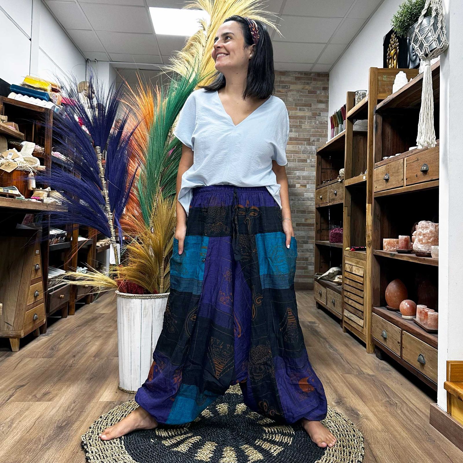 Pantalones de yoga y festivales - Aladdin Himalayan Print en morado - Imagen 3