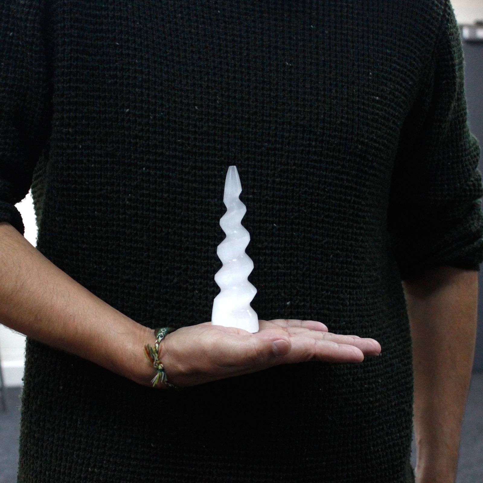 Torre de Cuerno de Unicornio Espiral de Selenita - 15 cm - Imagen 2
