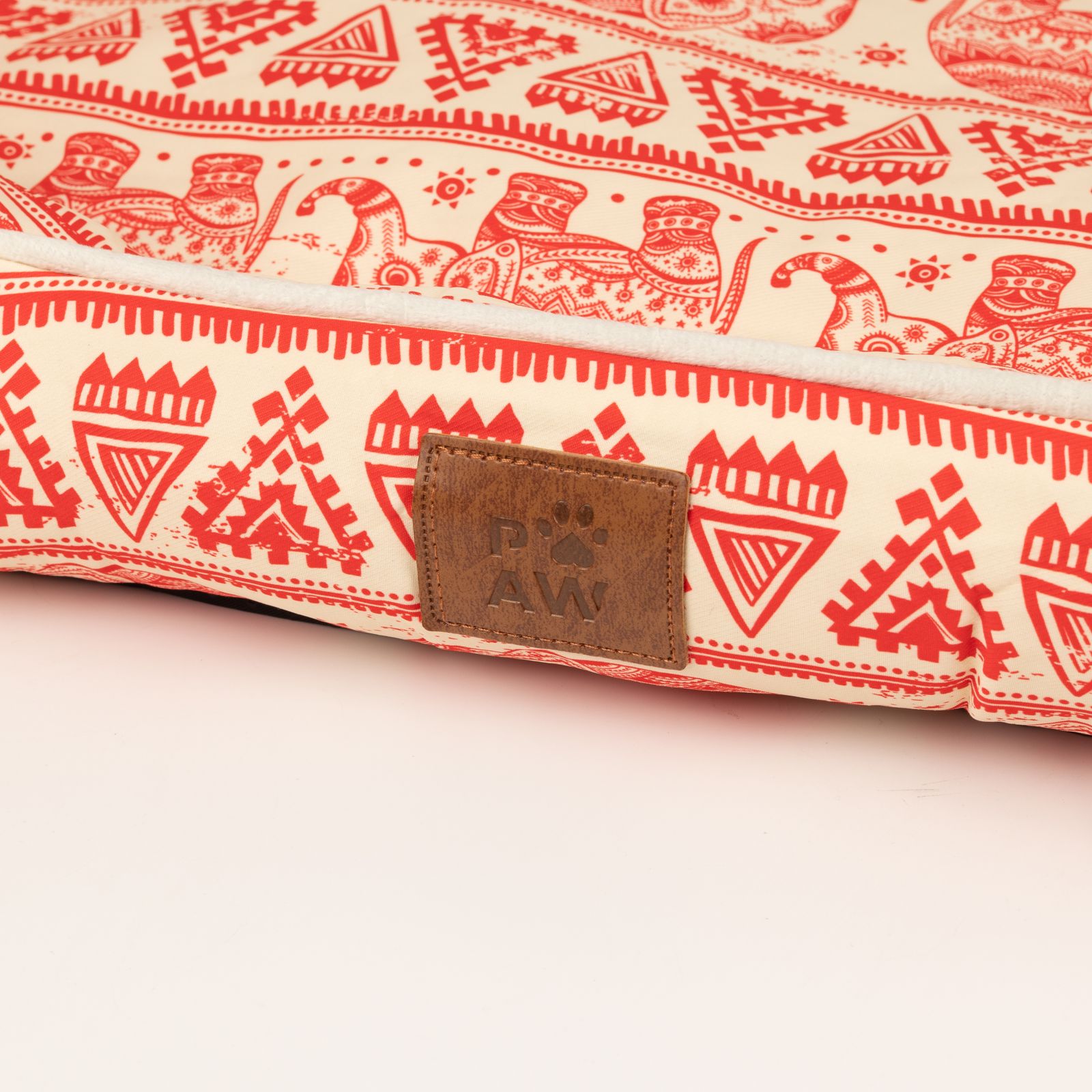PAW Bed – Lucky Elephant – Rojo – 60 × 50 × 14cm - Imagen 3