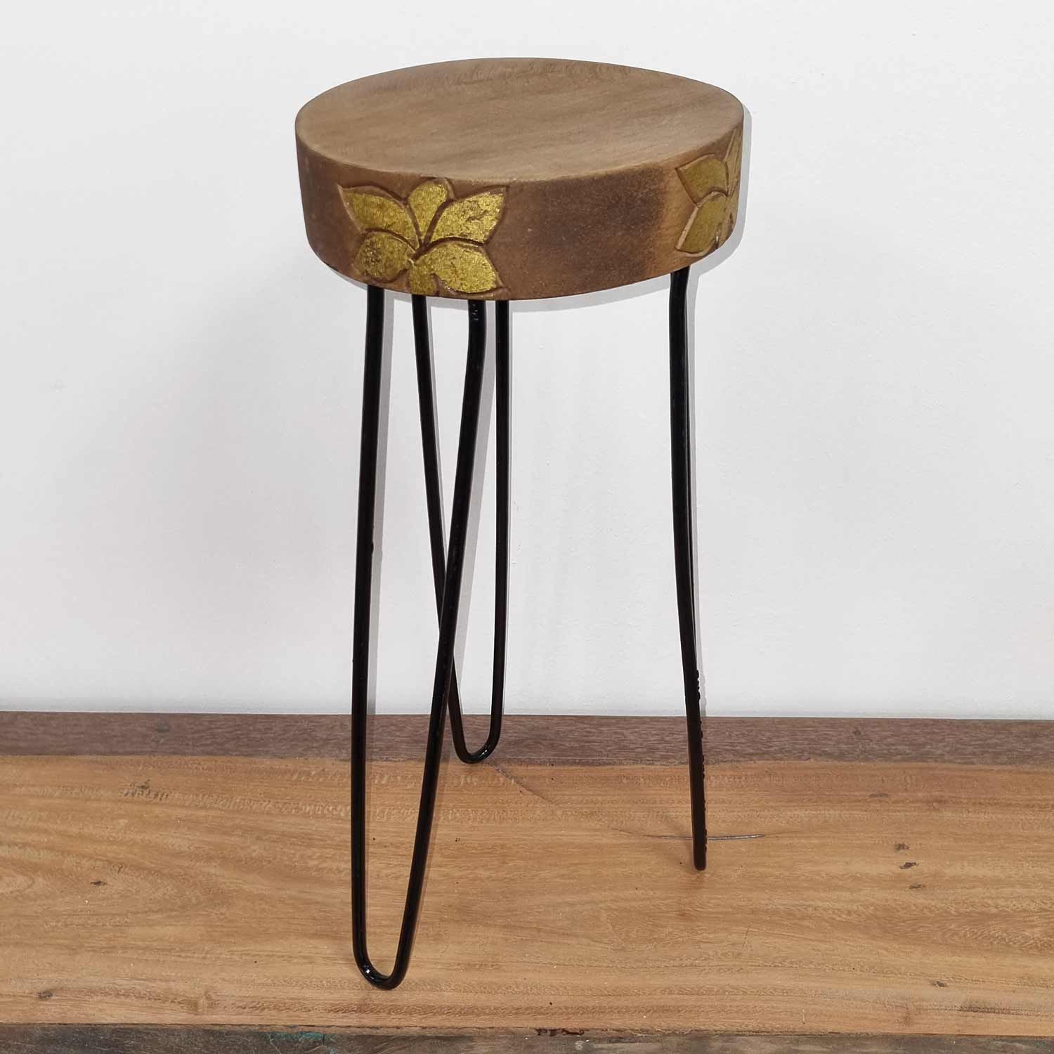 Soporte para plantas de madera de Albasia - Detalle natural y dorado - Imagen 4