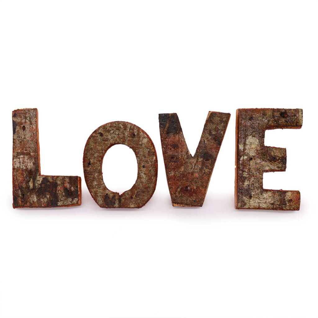 Juego de Letras Corteza Rústica - LOVE (4x3) - Pequeño 7cm