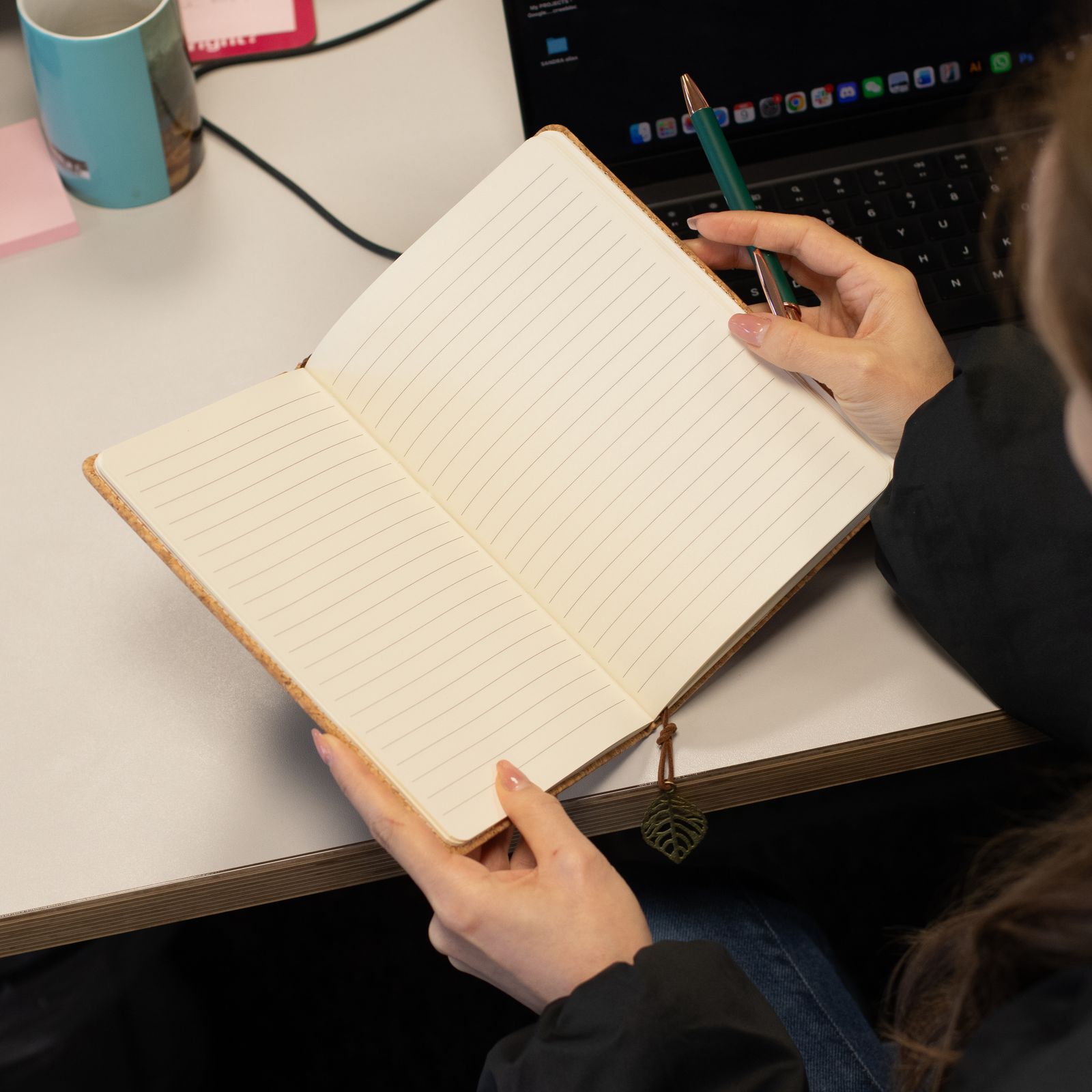 Cuaderno de intenciones tamaño A5 - Pantalla LCD que se limpia - Efecto cuero negro - 80 hojas - Imagen 11