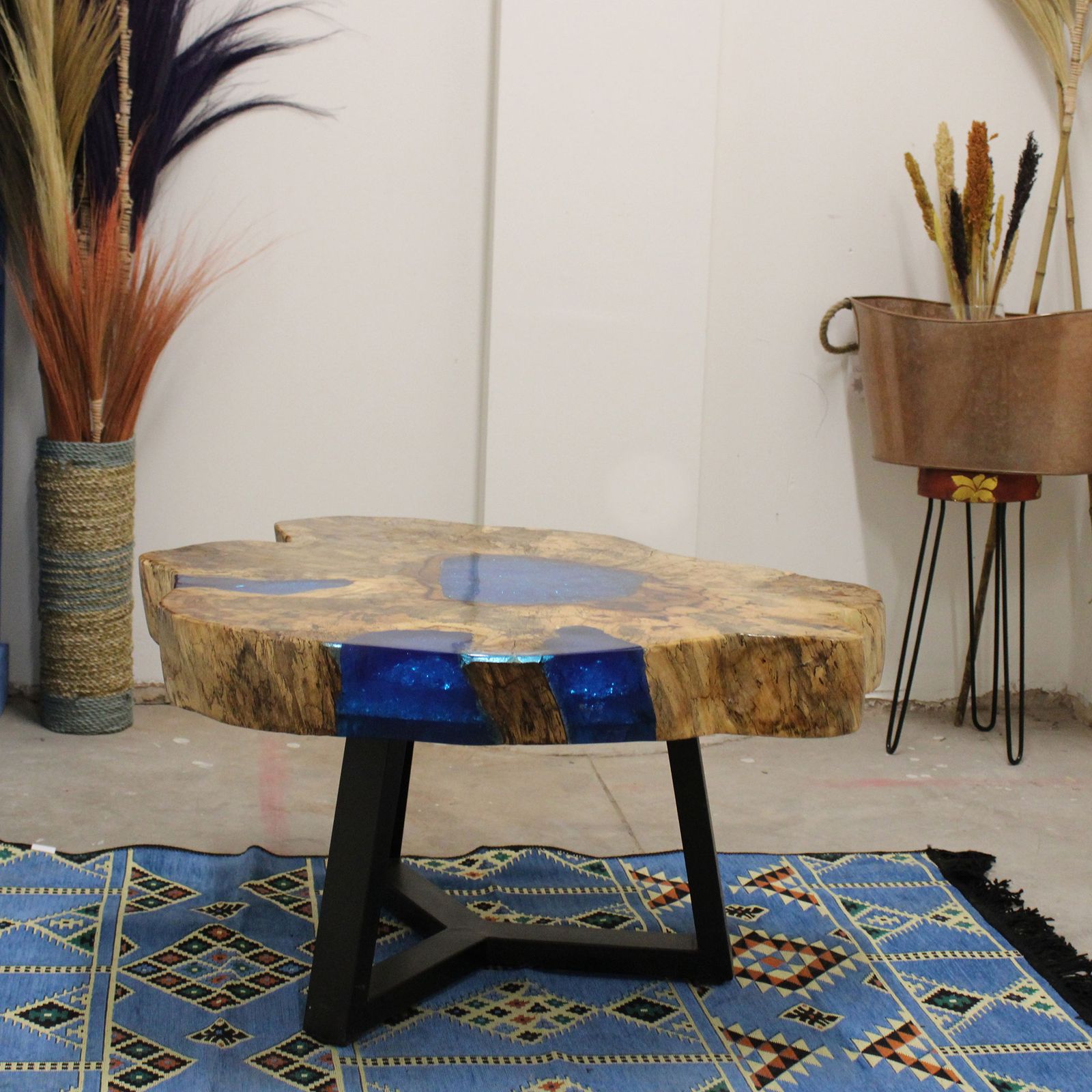 Mesa de Café de Tamarindo y resina - Azul Cielo - Imagen 6