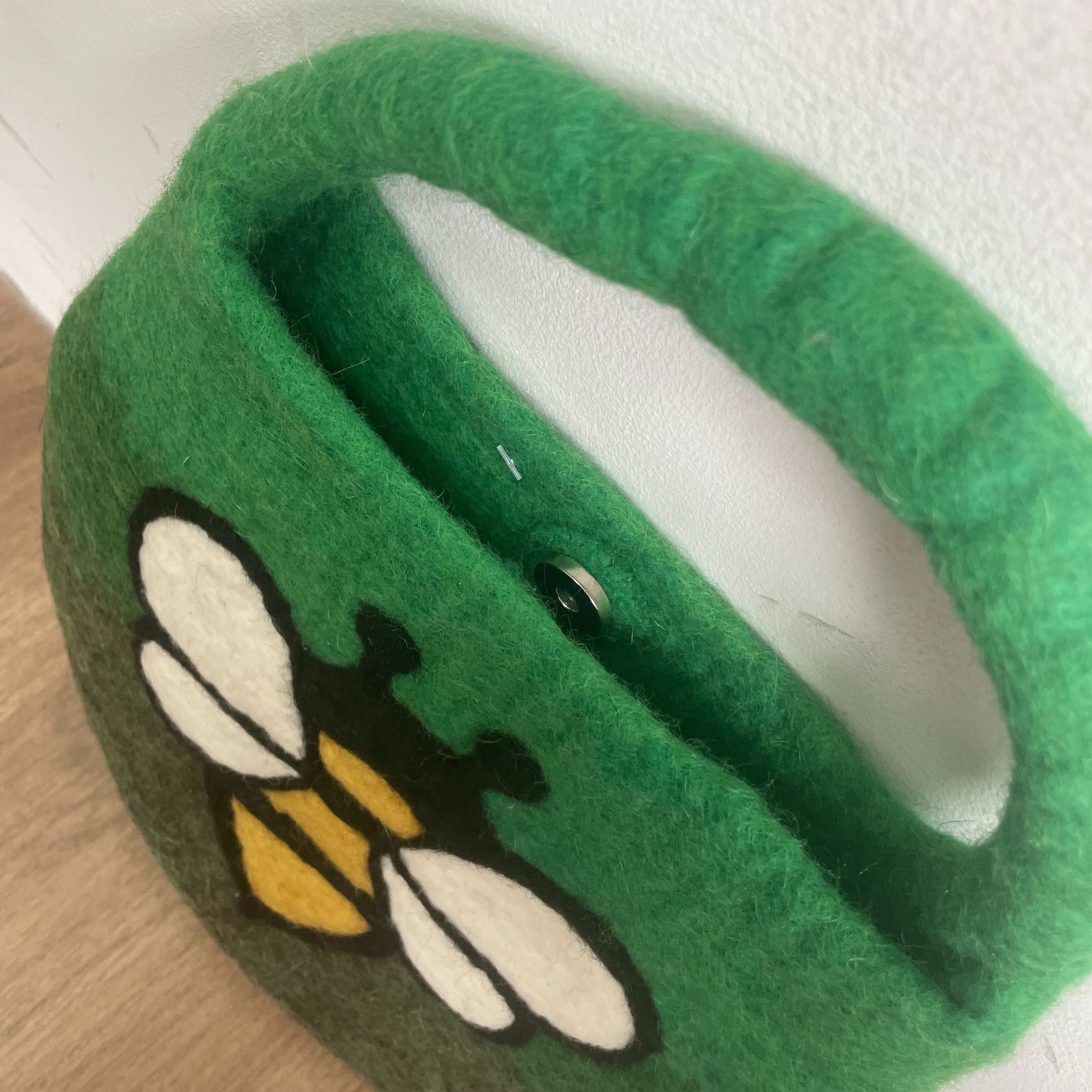Bolsa de abejas de fieltro al agua - Un asa con imán - Tonos Verdes - Imagen 2