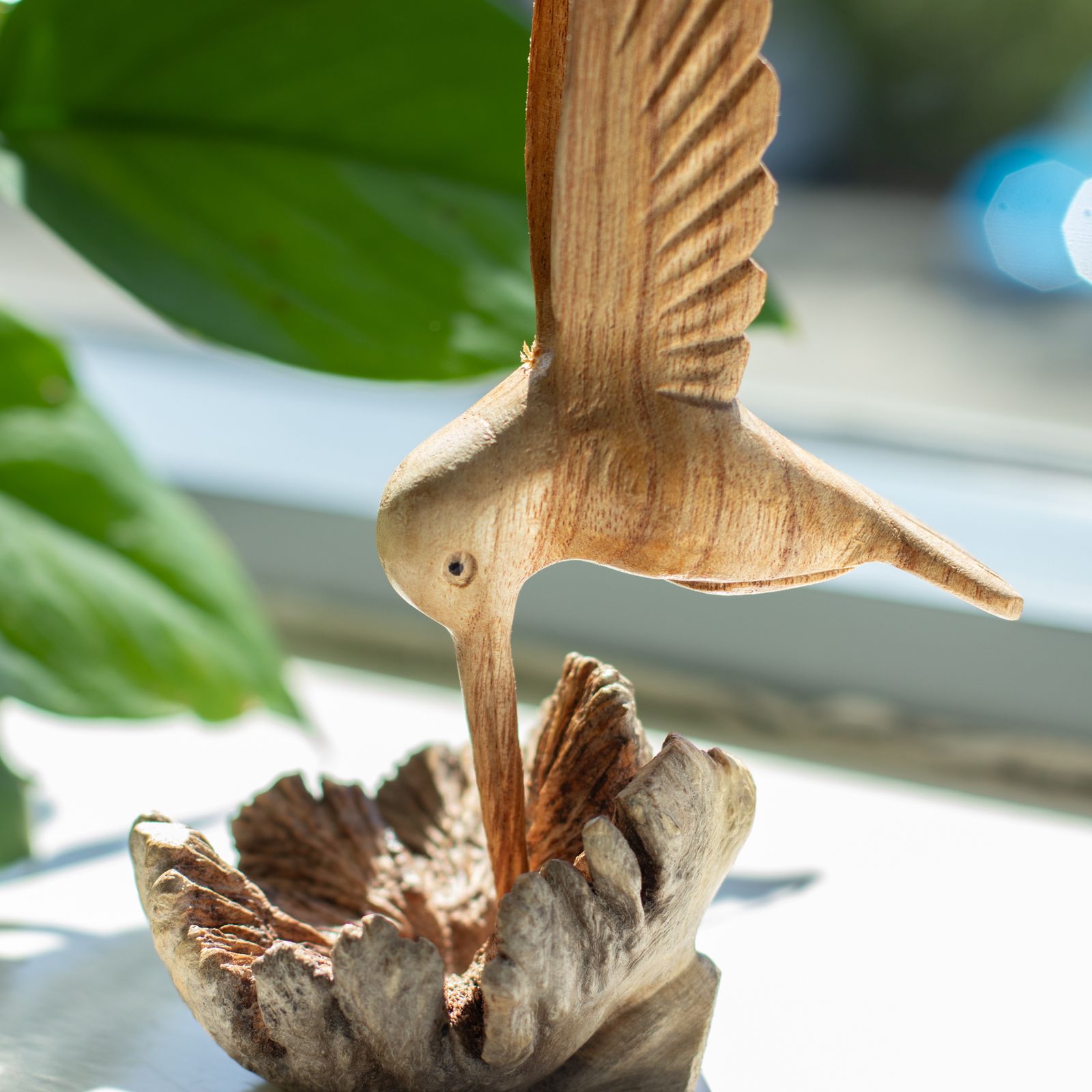 Hecho a mano Tallado artístico en madera parásita - Colibrí bebedor de néctar - Imagen 5