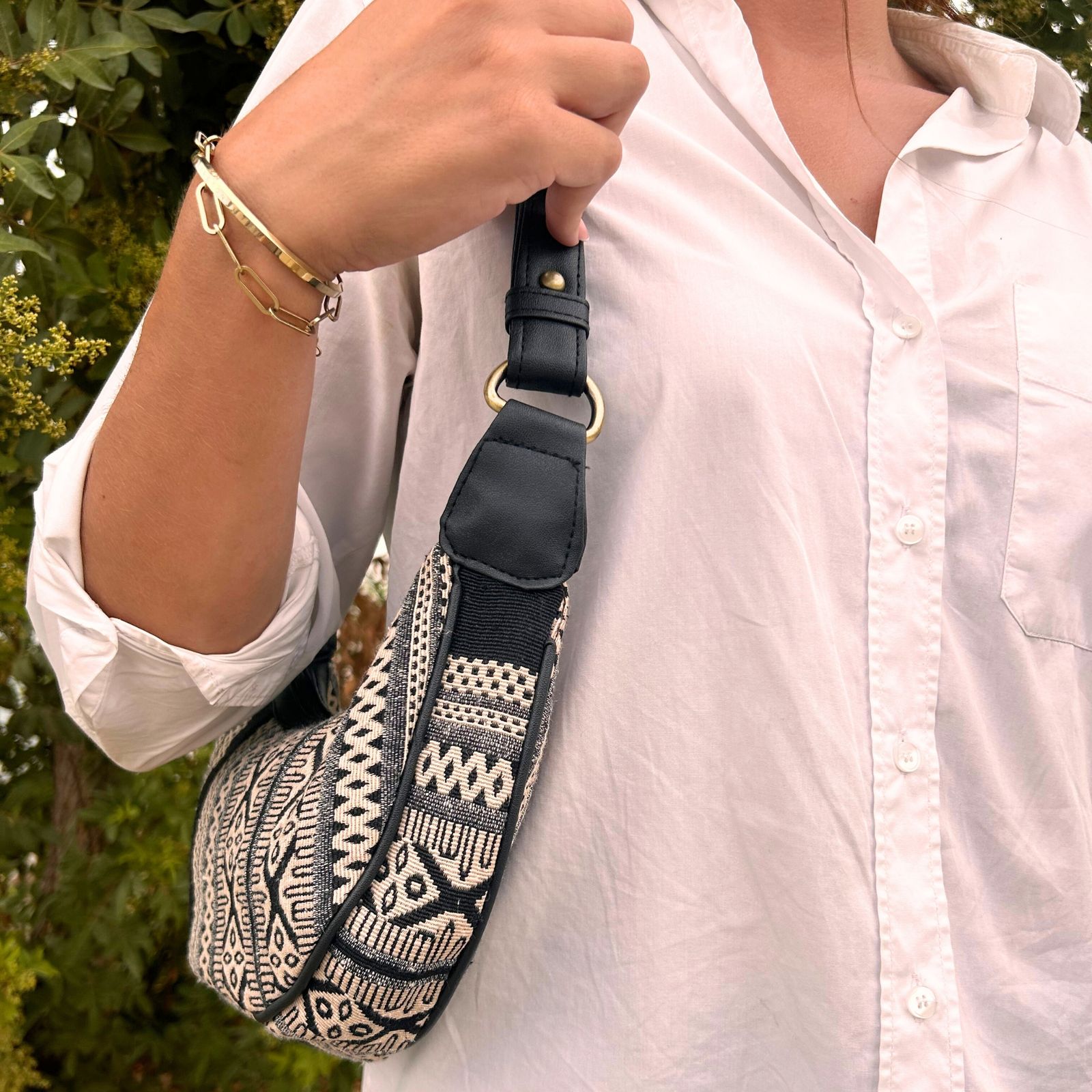 Bolso Hobo de Jacquard - Gris Metro (correa negra) - Imagen 4