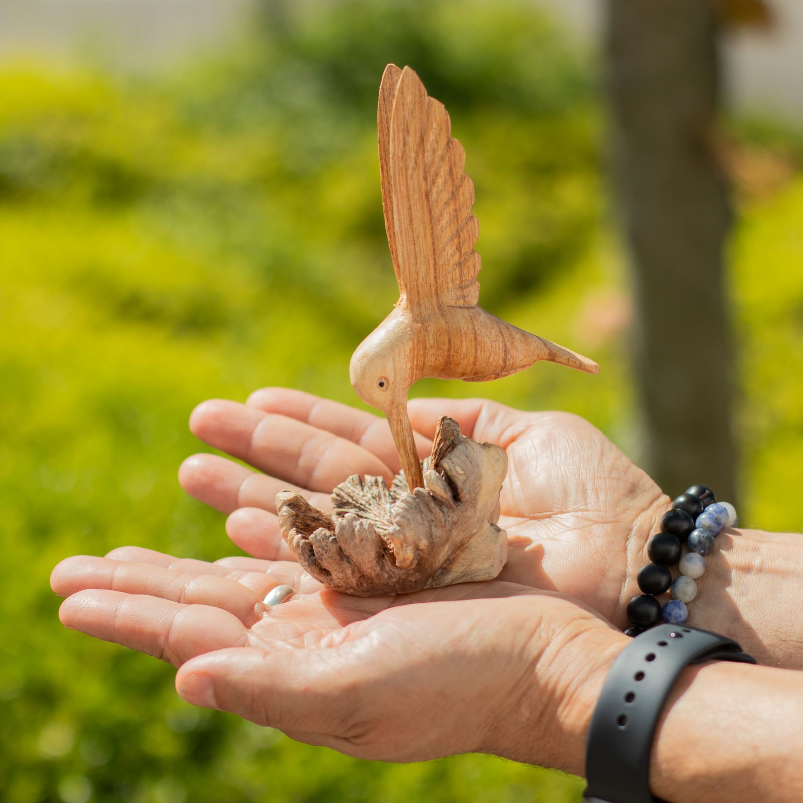 Hecho a mano Tallado artístico en madera parásita - Colibrí bebedor de néctar - Imagen 3