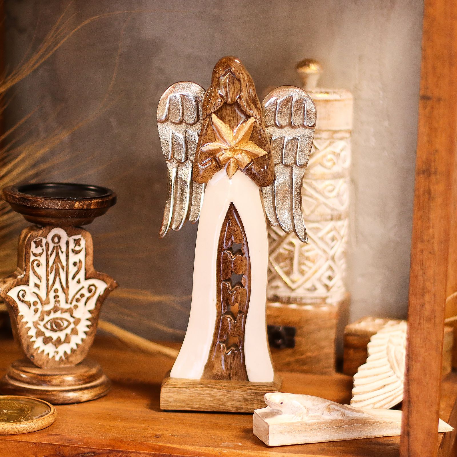 Gran estrella de madera de mango, alas de ángel metálicas y detalle esmaltado - Imagen 7