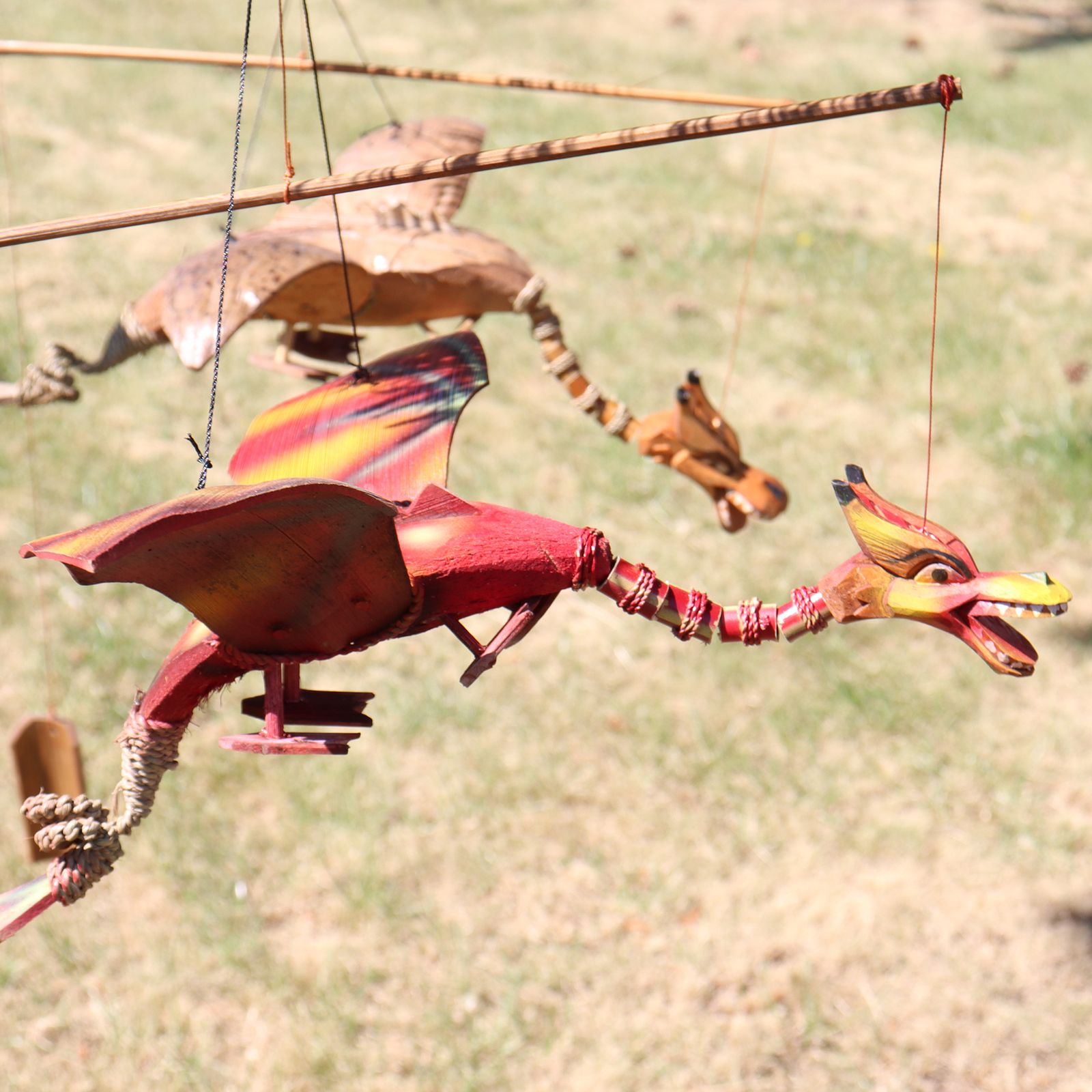 Dragón Volador Rojo 37cm - Imagen 5