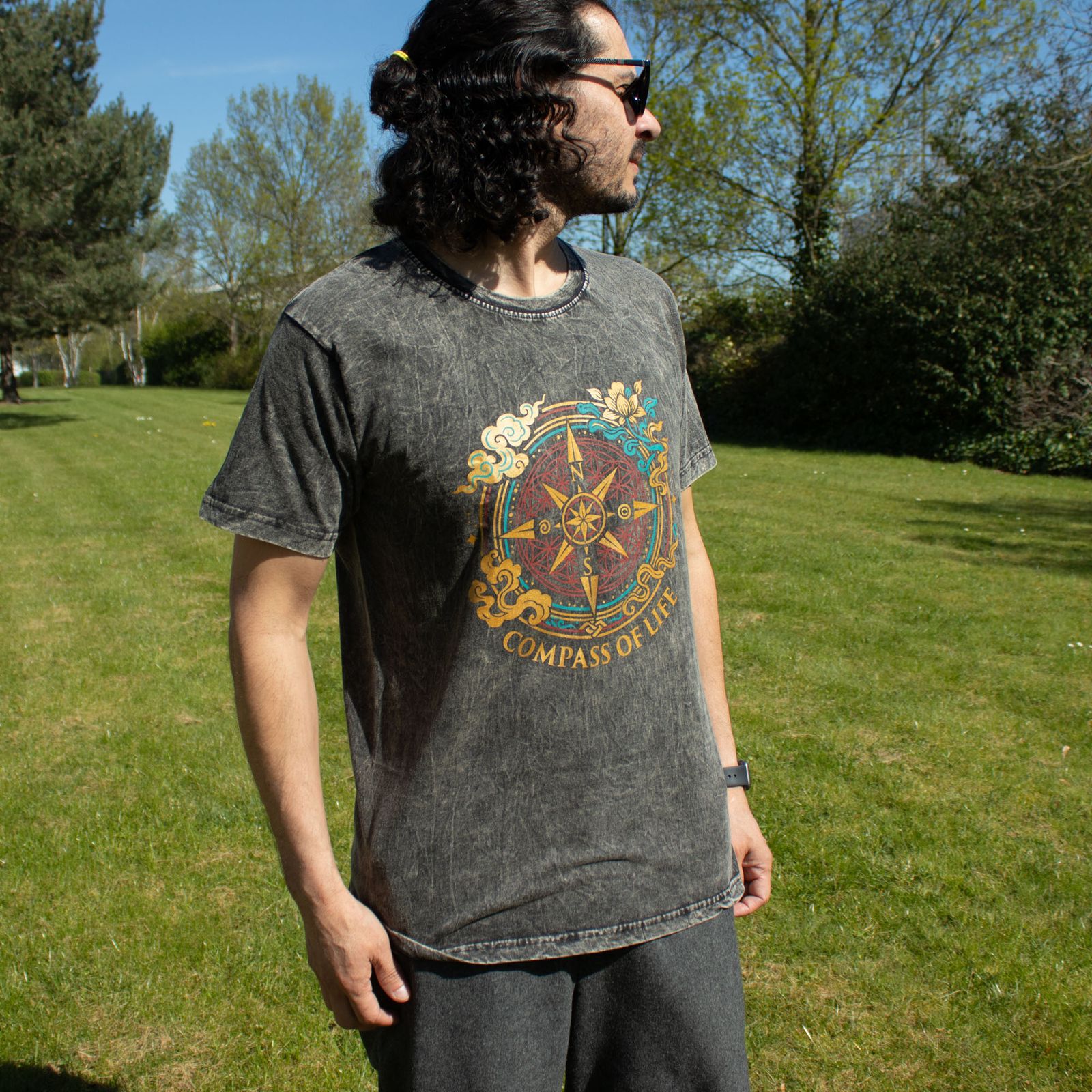 Nomad Sari Camiseta de algodón lavado a piedra - Brújula de la vida - Gris carbón - Pequeño - Imagen 2