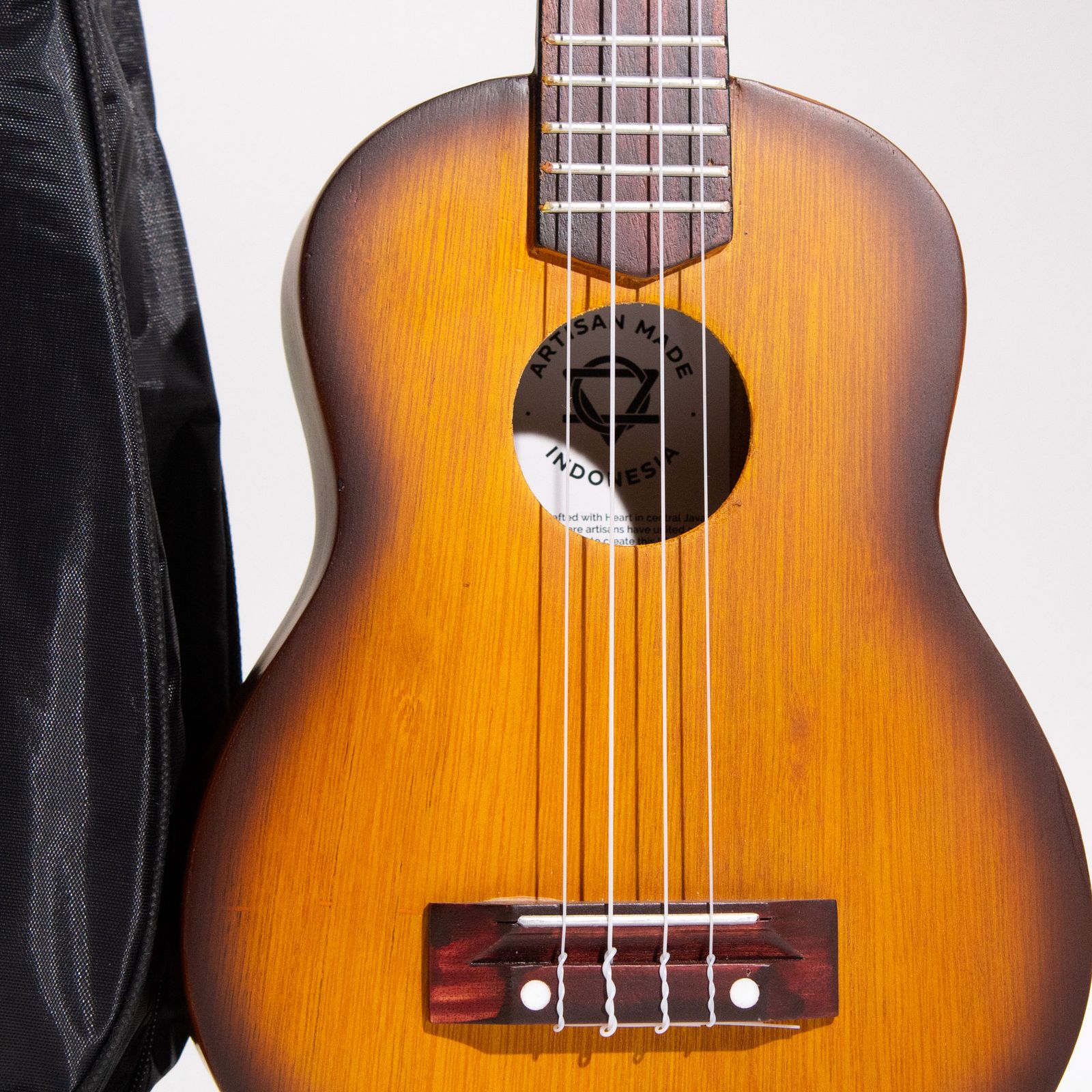 Ukelele Artesanal - Acabado Sunburst Naranja (4 Cuerdas) - Imagen 6