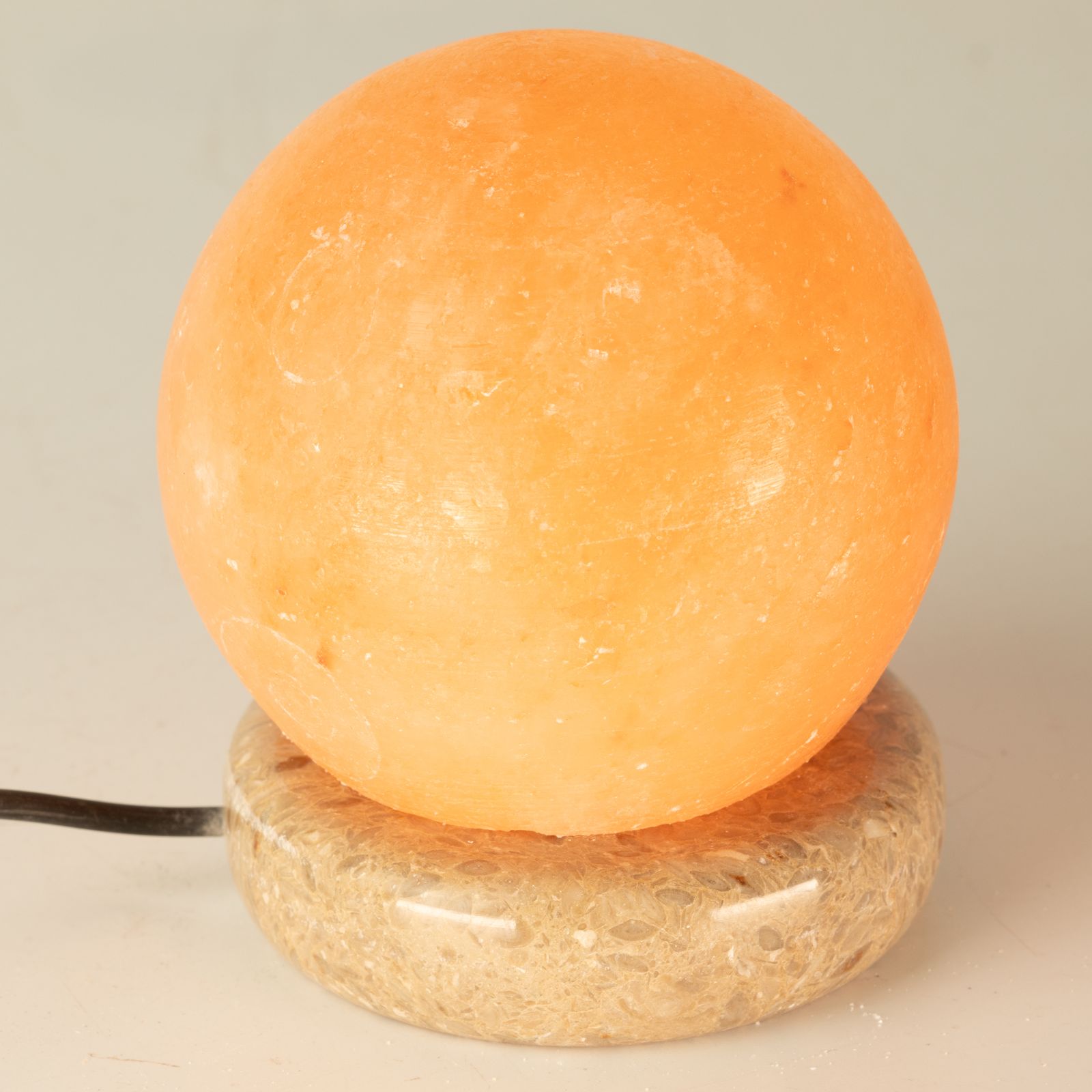 Lámpara de sal de bola USB de calidad - 8 cm - Imagen 4