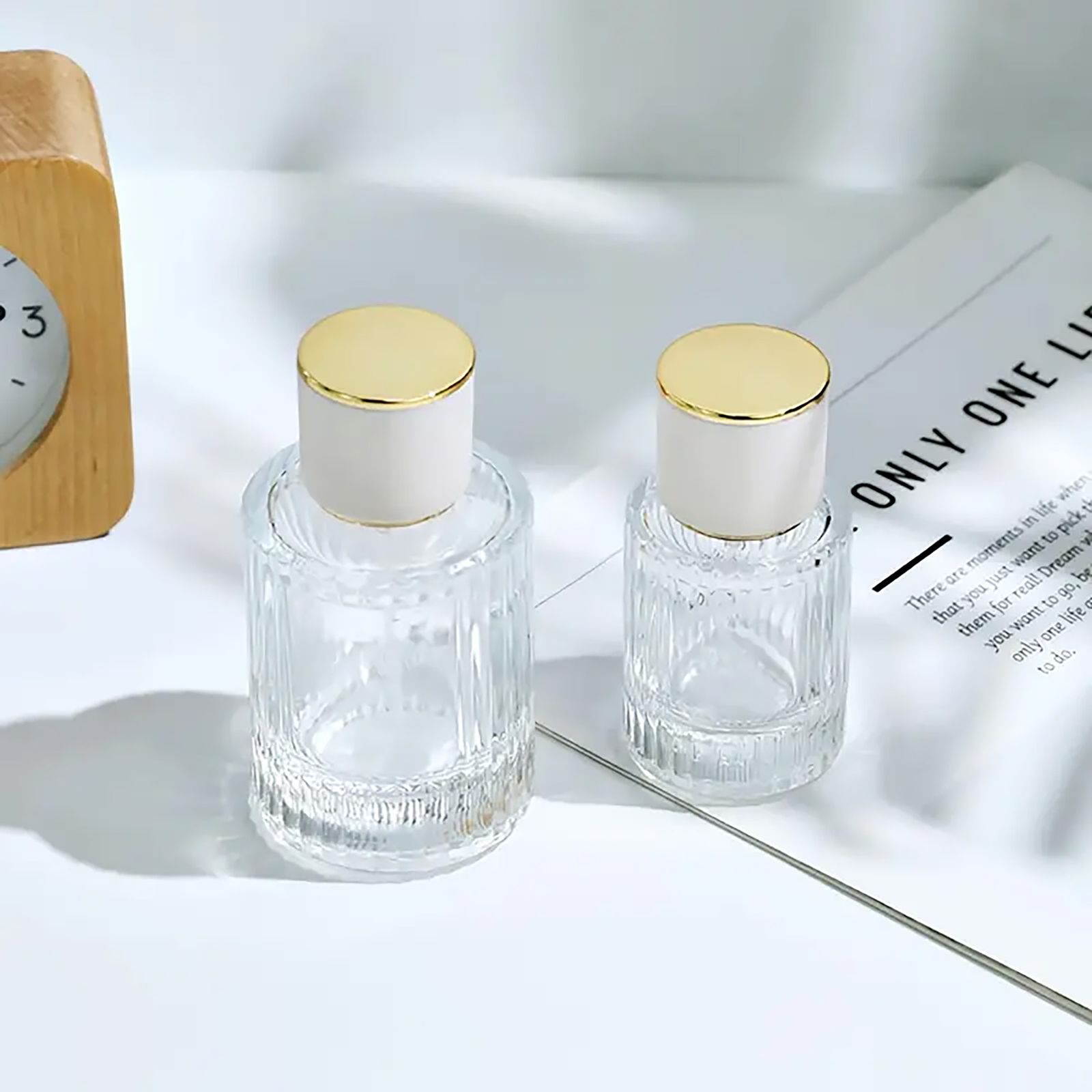Frascos de vidrio para perfume con pulveridaor y tapa roja 30 ml - Imagen 7