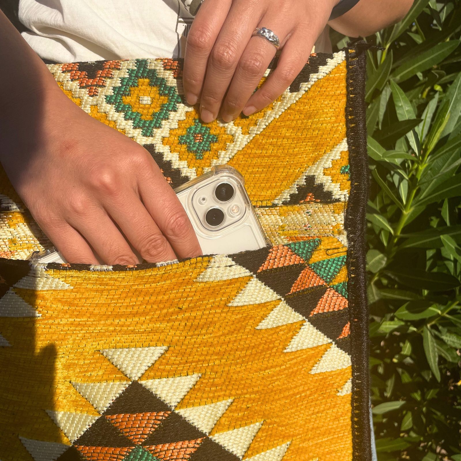 Bolsa Kilim Messenger Festival amarilla - Imagen 8