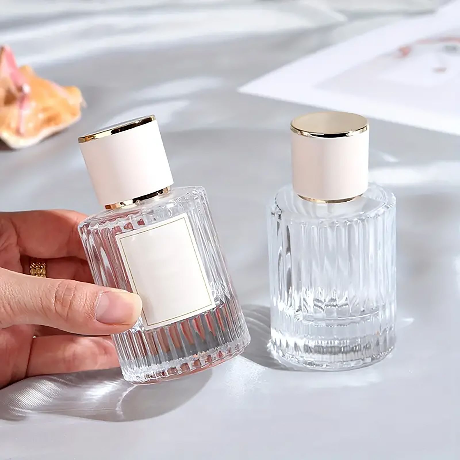 Frascos de vidrio para perfume con pulveridaor y tapa verde 50 ml - Imagen 9
